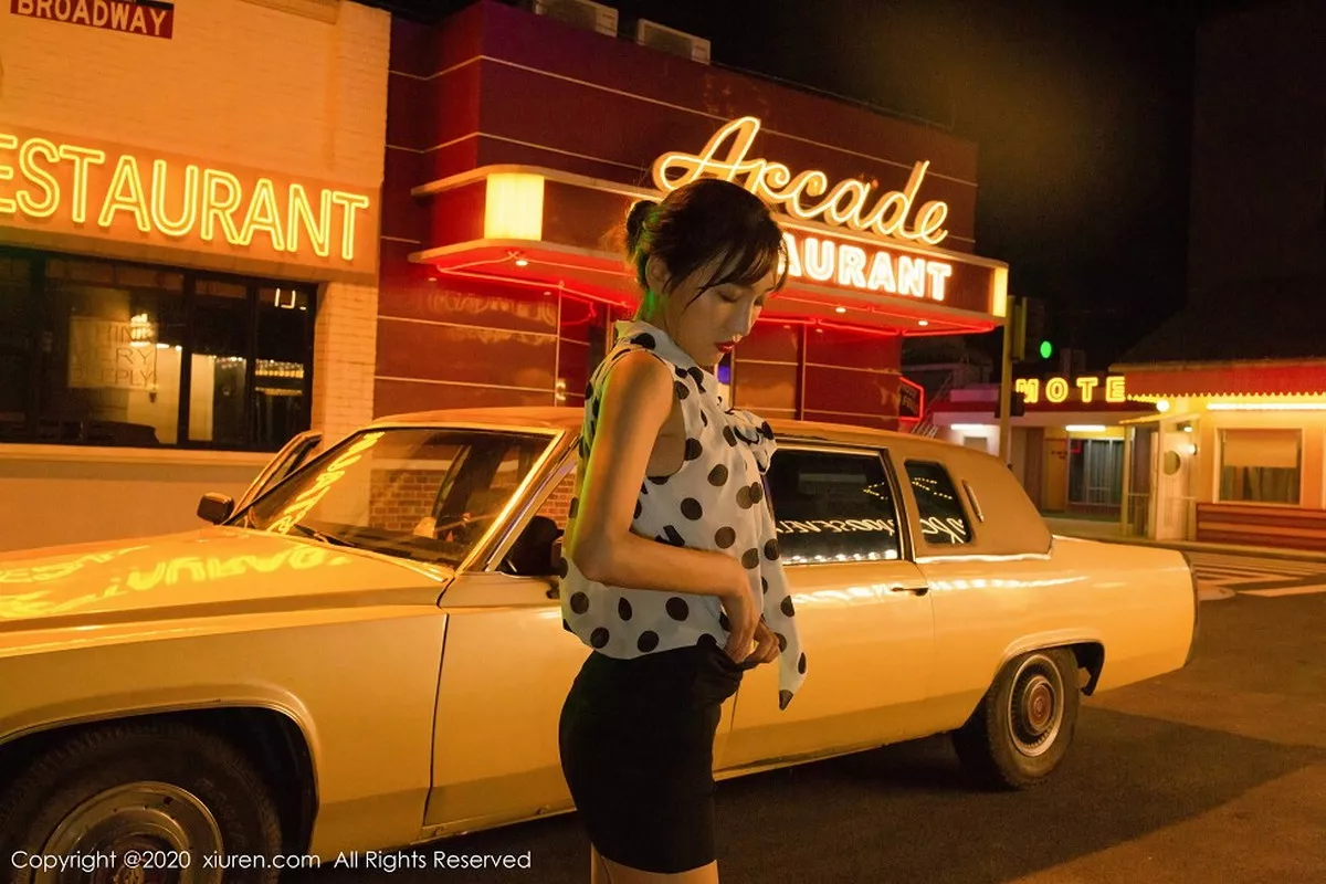 秀人集.com_[XiuRen秀人网]No.2222_嫩模陆萱萱出租车司机主题车内半脱露曼妙身材撩人诱惑写真76P