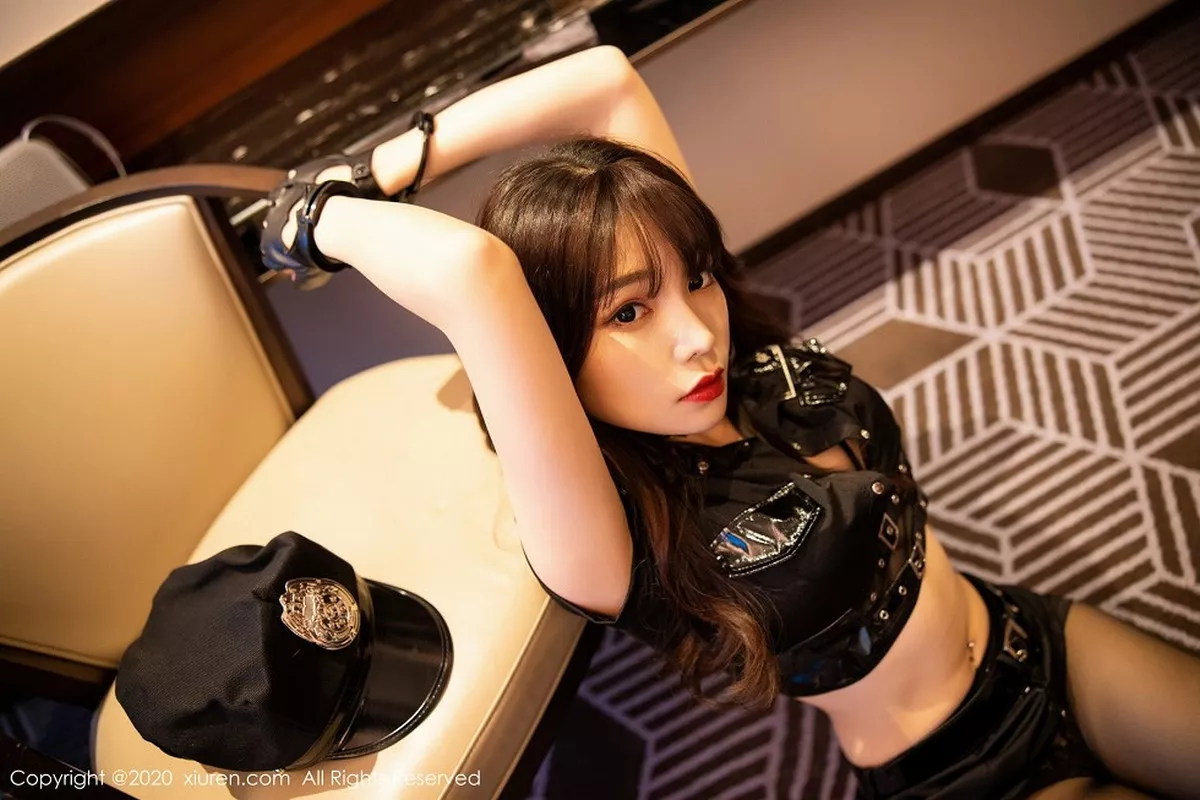 秀人集.com_[XiuRen秀人网]No.2226_女神芝芝Booty私房女警制服主题情趣内衣配黑丝袜魅惑写真80P