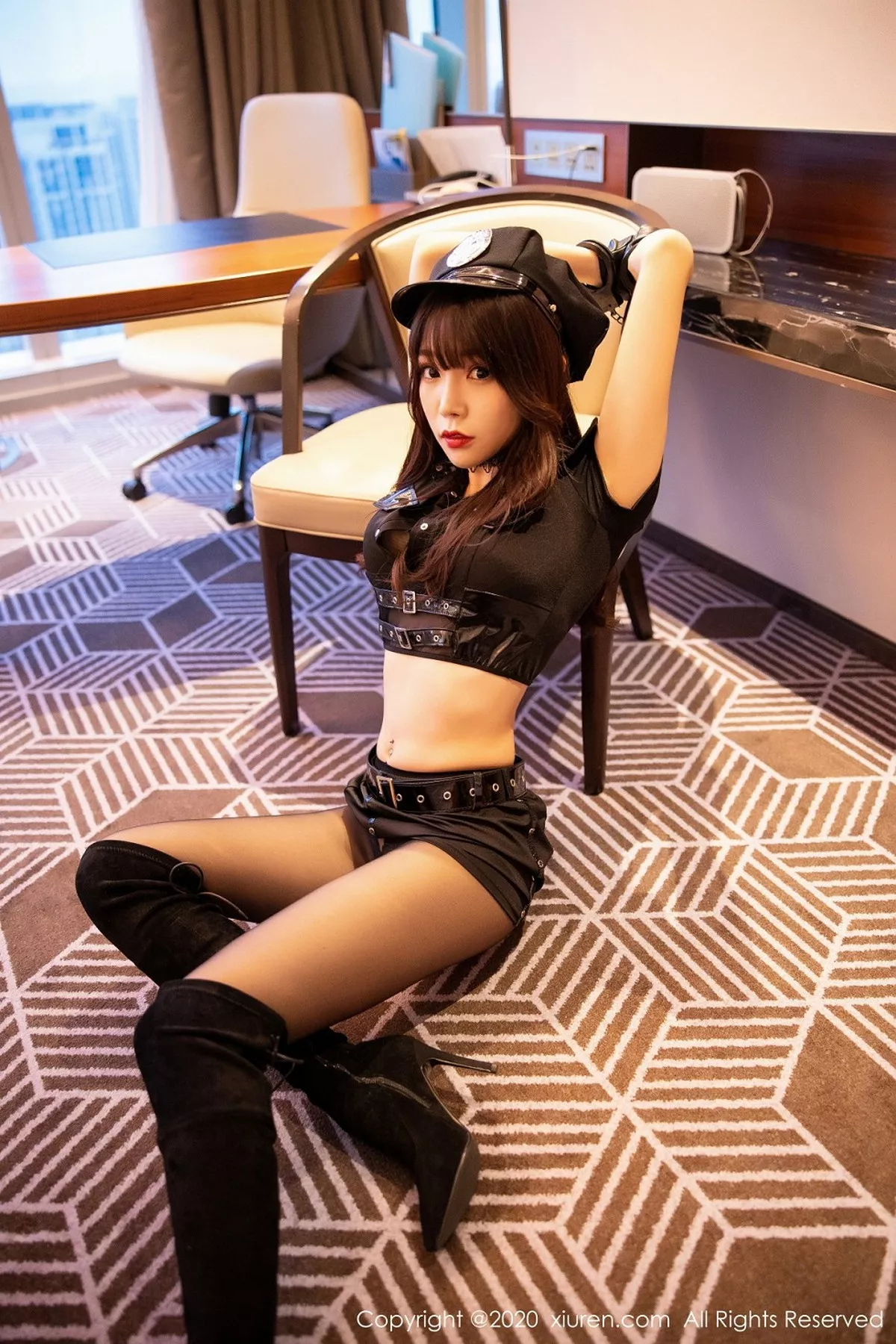 秀人集.com_[XiuRen秀人网]No.2226_女神芝芝Booty私房女警制服主题情趣内衣配黑丝袜魅惑写真80P