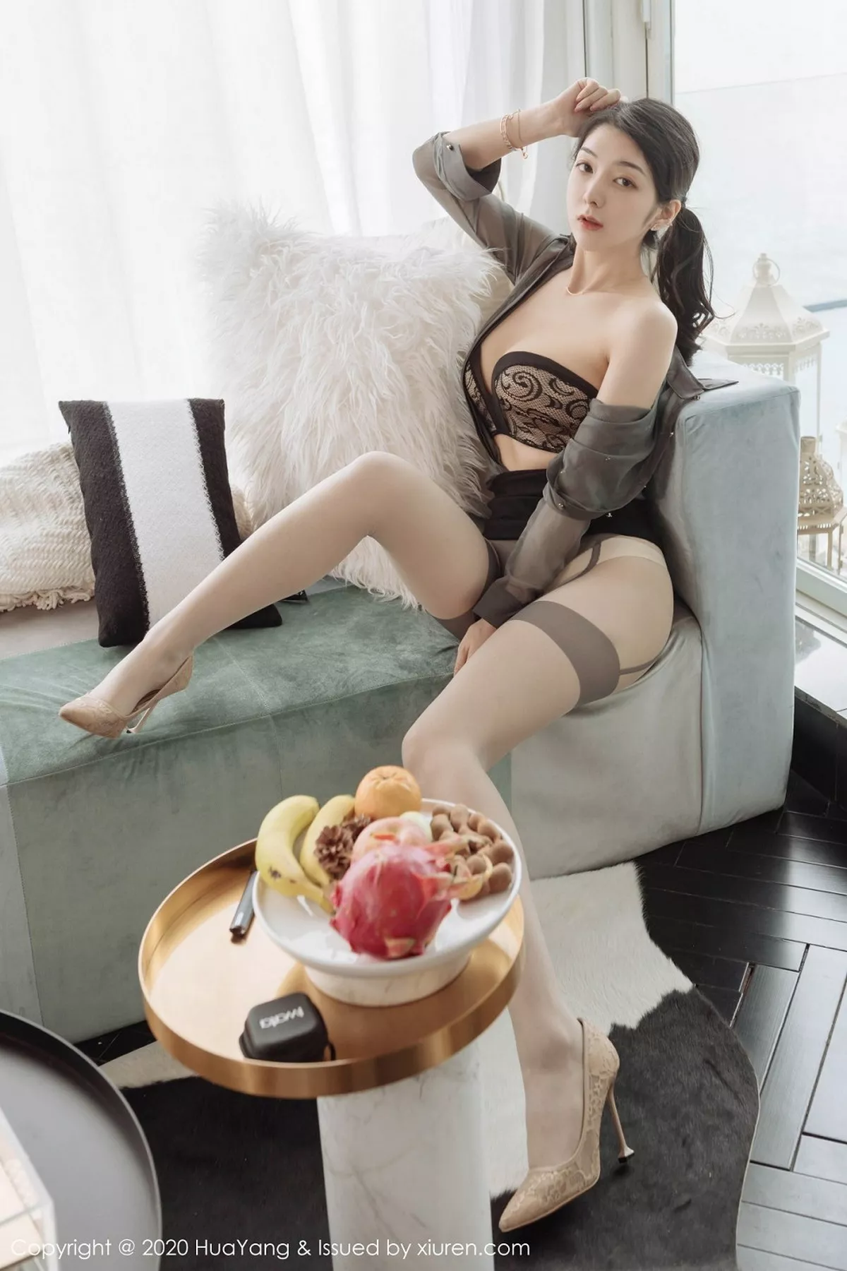 秀人集.com_[HuaYang花漾]Vol.244_女神Angela小热巴云南旅拍私房朦胧吊带肉丝撩人诱惑写真61P