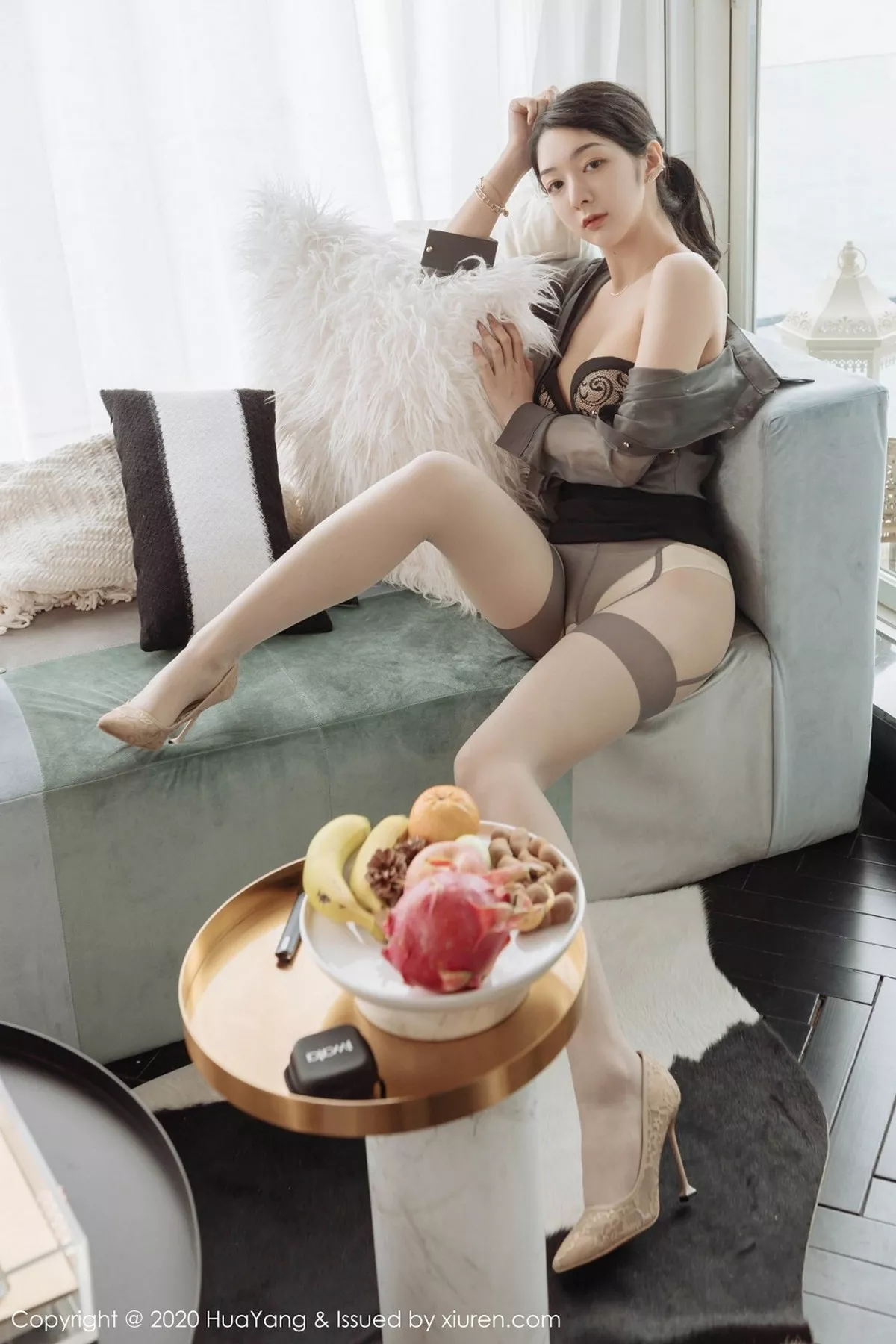 秀人集.com_[HuaYang花漾]Vol.244_女神Angela小热巴云南旅拍私房朦胧吊带肉丝撩人诱惑写真61P