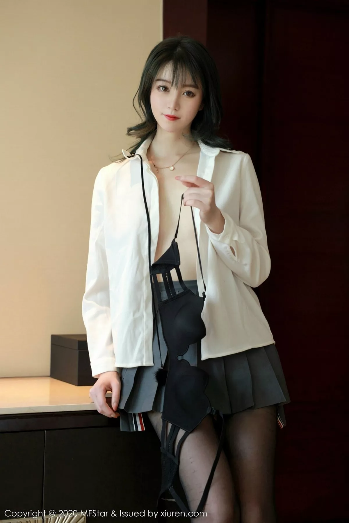 秀人集.com_[MFStar模范学院]Vol.312_嫩模yoo优优私房JK服饰半脱真空露白嫩美乳撩人诱惑写真49P