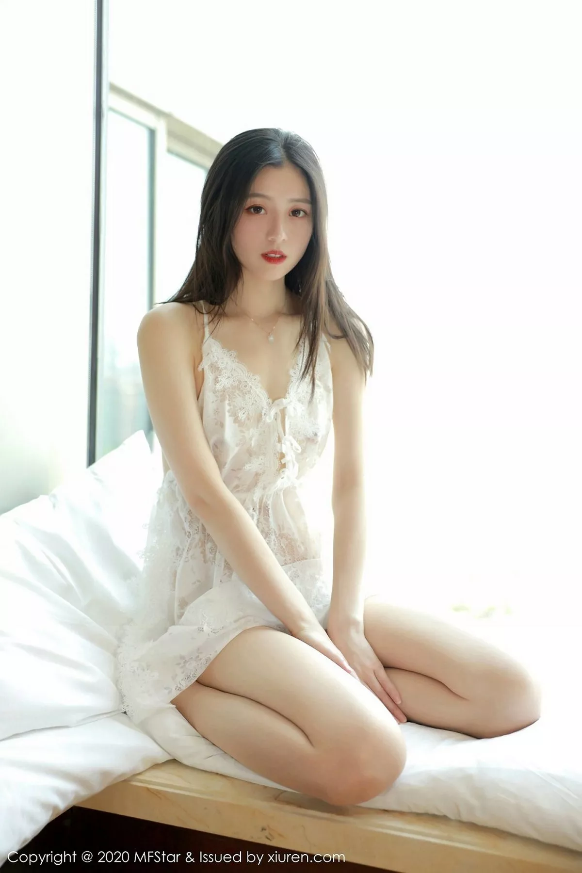 秀人集.com_[MFStar模范学院]Vol.315_嫩模言沫私房白色缕空睡衣配无内肉丝裤袜撩人诱惑写真40P