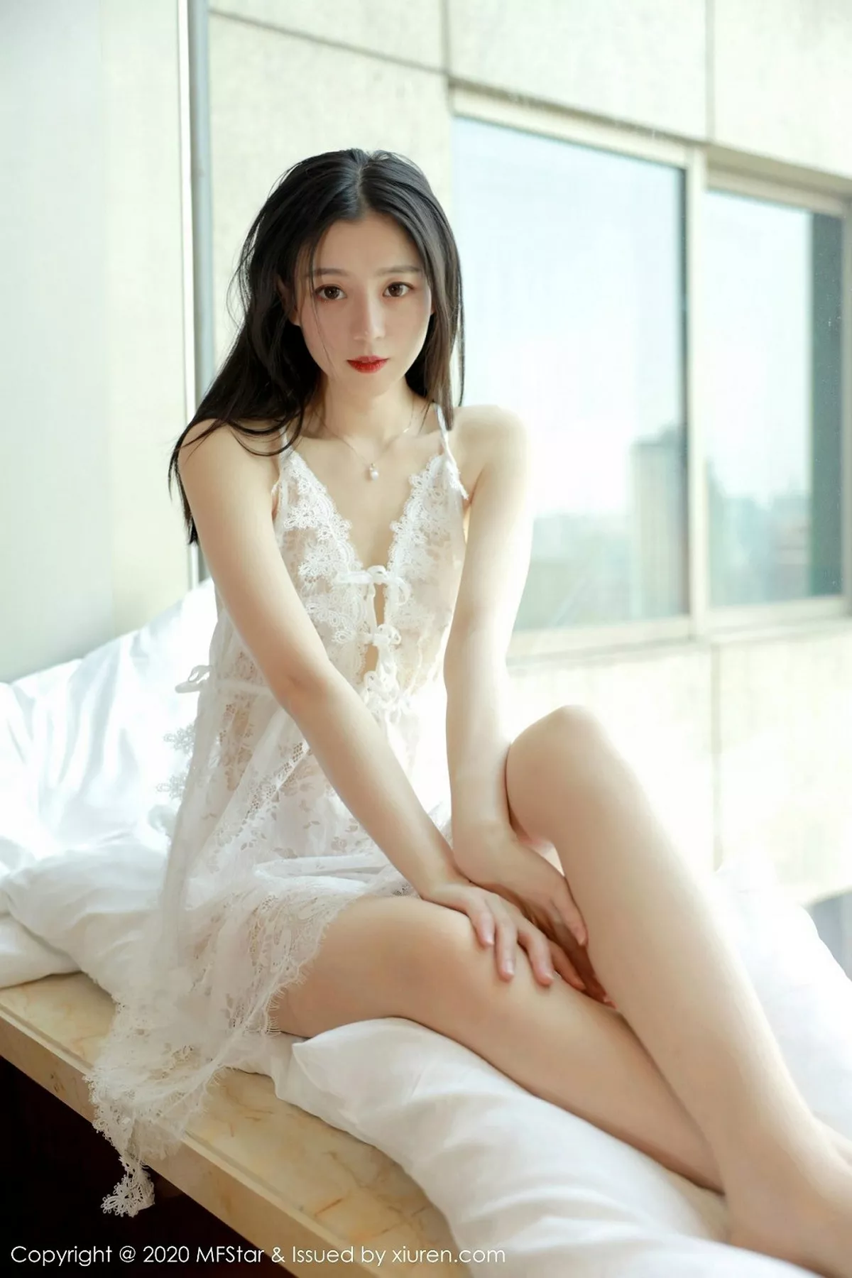 秀人集.com_[MFStar模范学院]Vol.315_嫩模言沫私房白色缕空睡衣配无内肉丝裤袜撩人诱惑写真40P