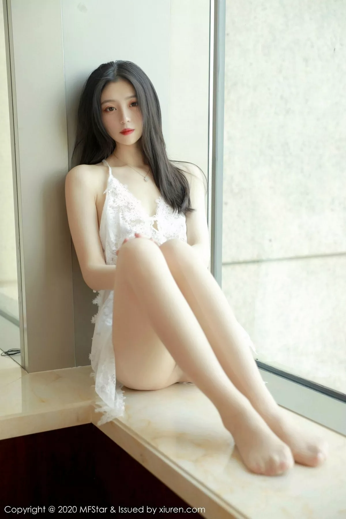 秀人集.com_[MFStar模范学院]Vol.315_嫩模言沫私房白色缕空睡衣配无内肉丝裤袜撩人诱惑写真40P