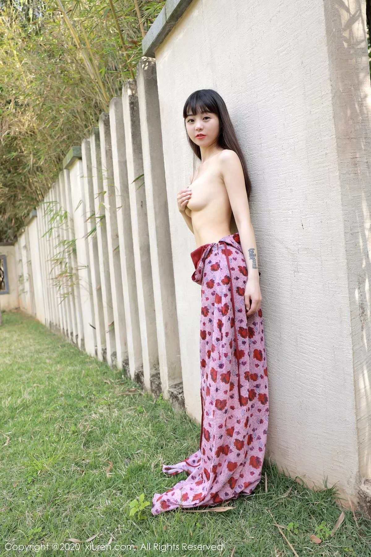 秀人集.com_[XiuRen秀人网]No.2156_嫩模小水blue户外性感花色小碎裙秀白嫩美胸迷人美腿写真59P