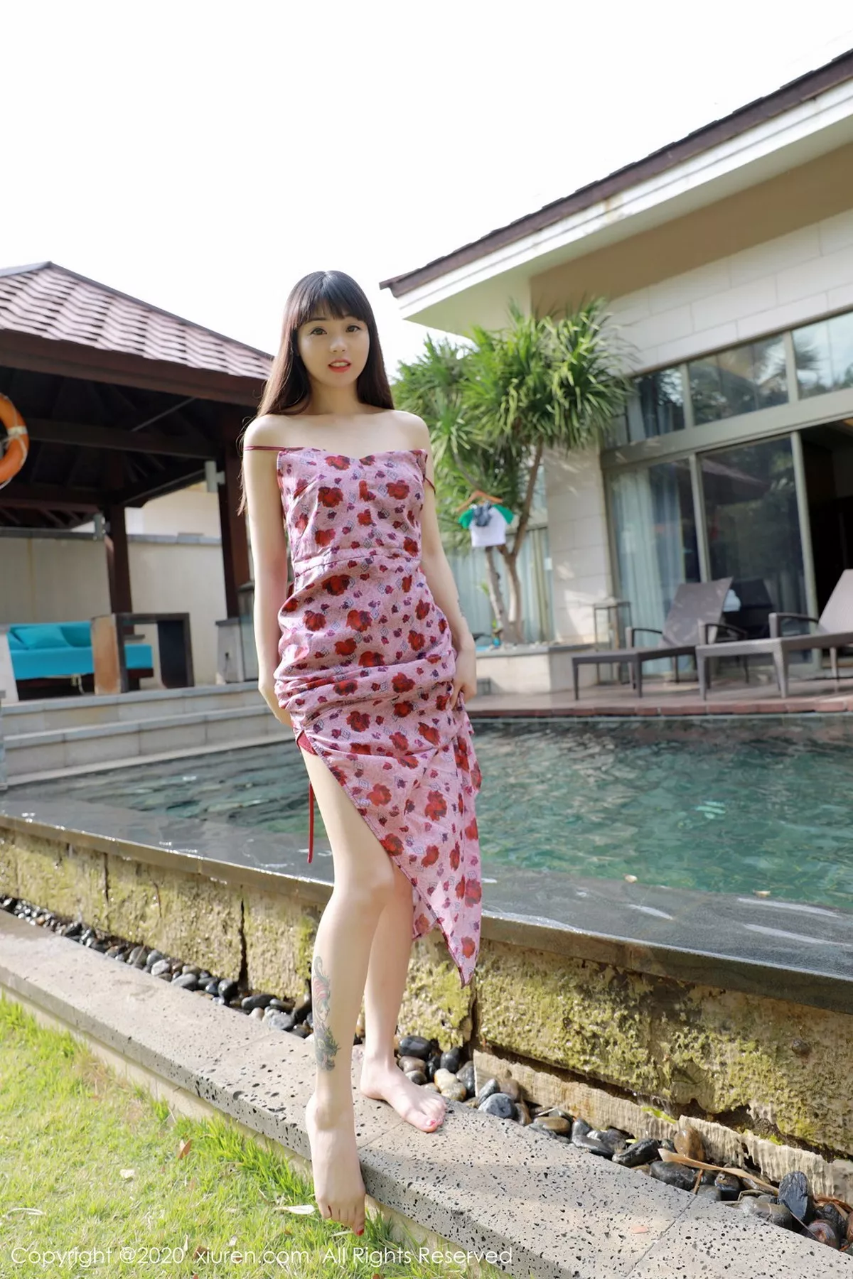 秀人集.com_[XiuRen秀人网]No.2156_嫩模小水blue户外性感花色小碎裙秀白嫩美胸迷人美腿写真59P