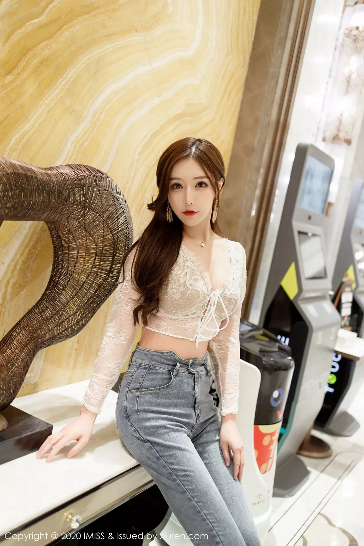 秀人集.com_[IMISS爱蜜社]Vol.474_女神LindaLinda香槟色内衣配魅惑黑丝秀完美身材迷人写真60P