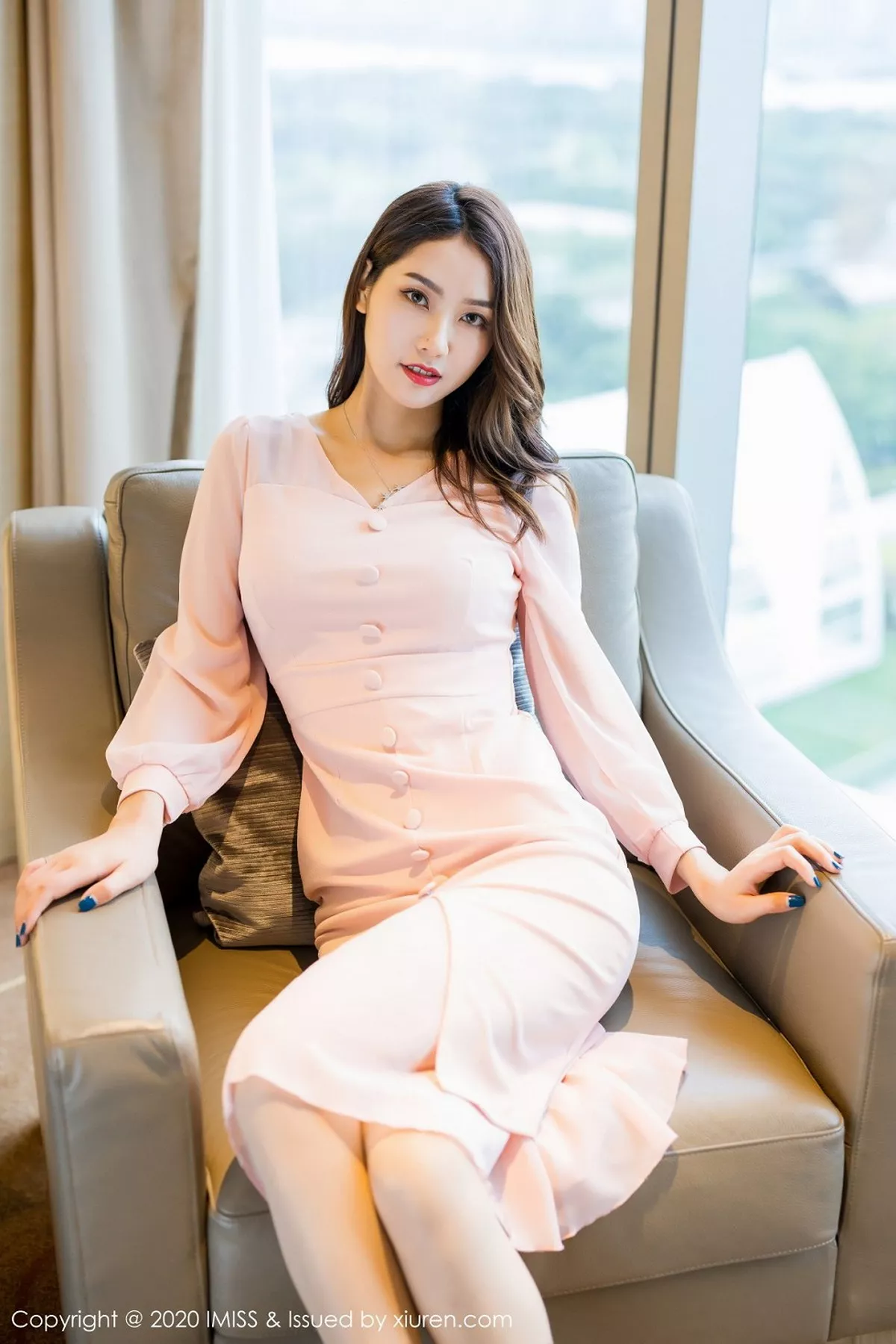 秀人集.com_[IMISS爱蜜社]Vol.476_嫩模方子萱私房粉色睡裙全脱露性感红色内衣迷人诱惑写真47P