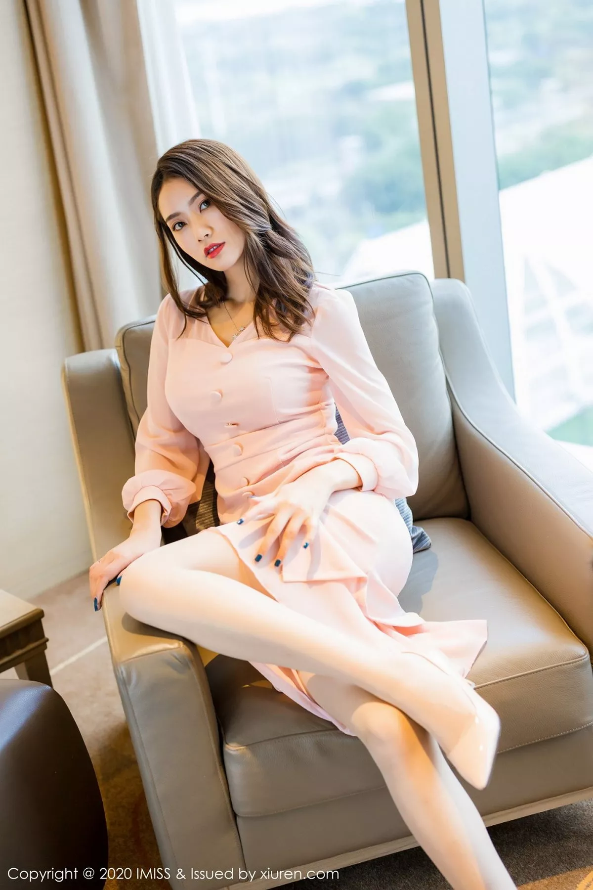 秀人集.com_[IMISS爱蜜社]Vol.476_嫩模方子萱私房粉色睡裙全脱露性感红色内衣迷人诱惑写真47P