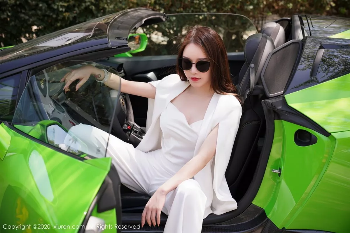 秀人集.com_[XiuRen秀人网]No.2283_嫩模玉兔miki三亚旅拍性感内衣配开档黑丝裤袜撩人诱惑写真50P