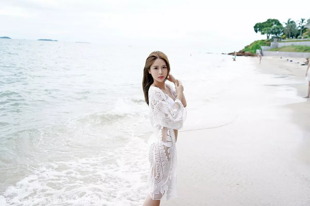 秀人集.com_[FeiLin嗲囡囡]VOL.234_嫩模luna张静燕沙滩黄色比基尼+泳池白色比基尼诱惑写真104P