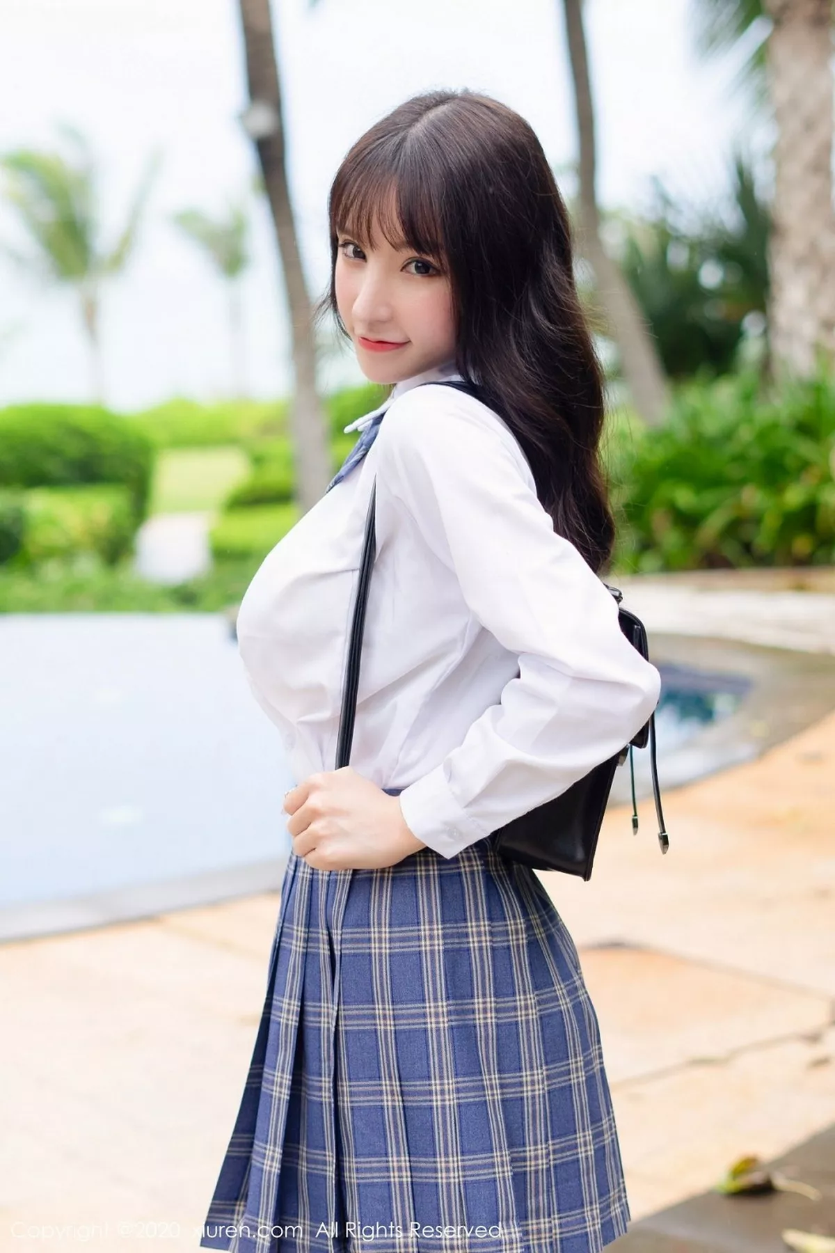 秀人集.com_[XiuRen秀人网]No.2290_女神周于希Sandy三亚旅拍清纯学生制服半脱露性感内衣诱惑写真68P