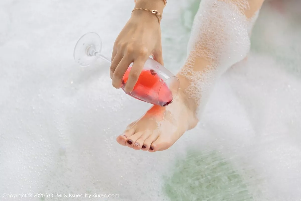 秀人集.com_[YouMi尤蜜荟]Vol.478_女神Angela小热巴大理旅拍浴室薄纱内衣湿身撩人诱惑写真79P