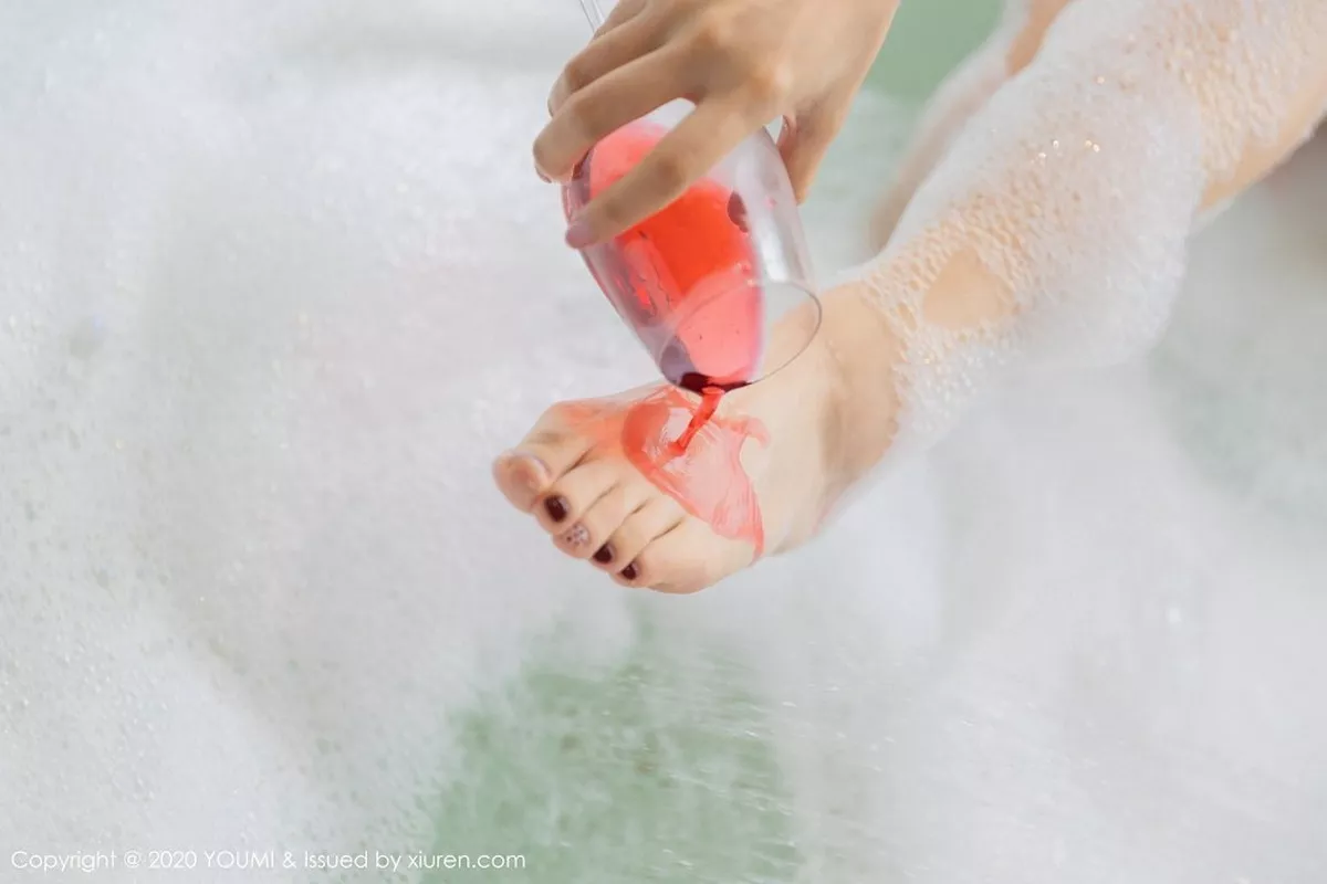 秀人集.com_[YouMi尤蜜荟]Vol.478_女神Angela小热巴大理旅拍浴室薄纱内衣湿身撩人诱惑写真79P