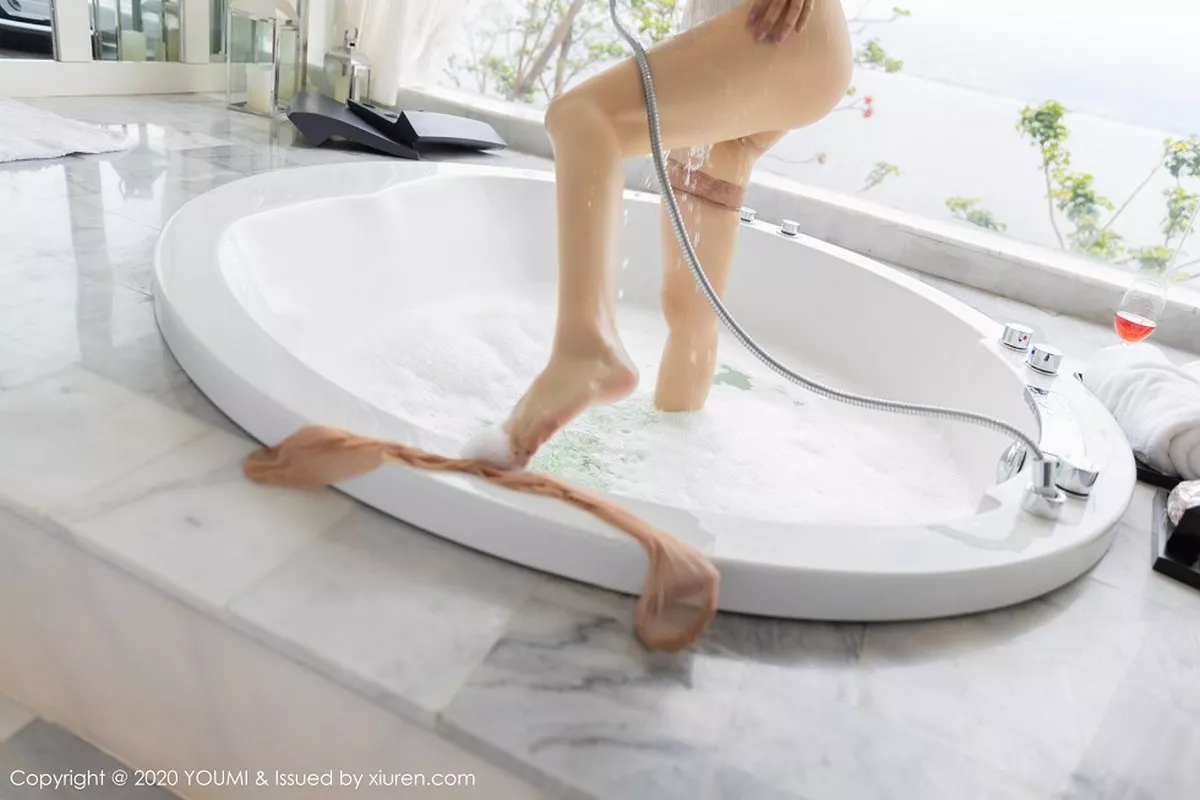 秀人集.com_[YouMi尤蜜荟]Vol.478_女神Angela小热巴大理旅拍浴室薄纱内衣湿身撩人诱惑写真79P