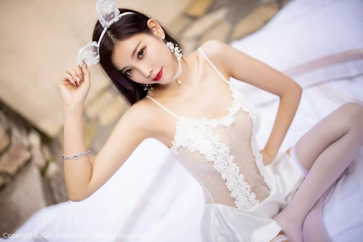 秀人集.com_[XiuRen秀人网]No.2301_女神杨晨晨sugar私房精致镂空吊裙主题极致丝袜配丁字裤诱惑写真72P