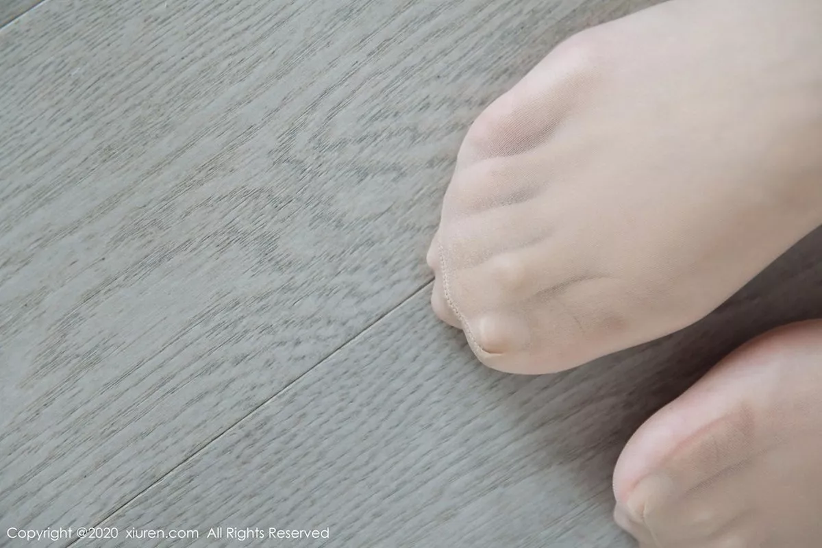 秀人集.com_[XiuRen秀人网]No.2299_嫩模可乐Vicky私房黑丝裤袜清秀靓丽颜值迷人写真55P