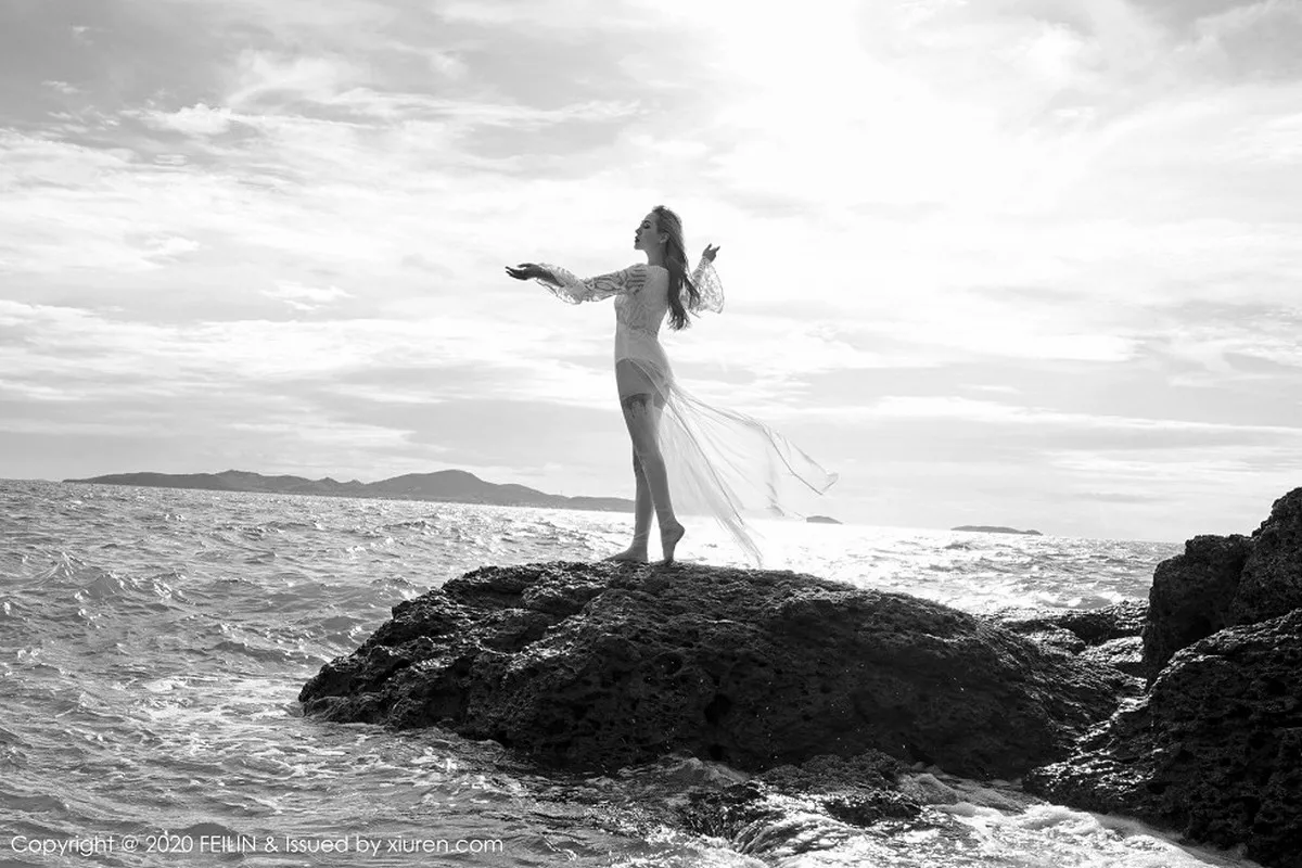 秀人集.com_[FeiLin嗲囡囡]VOL.236_嫩模晗大大Via私房黑色内衣+户外比基尼秀苗条身材性感写真106P