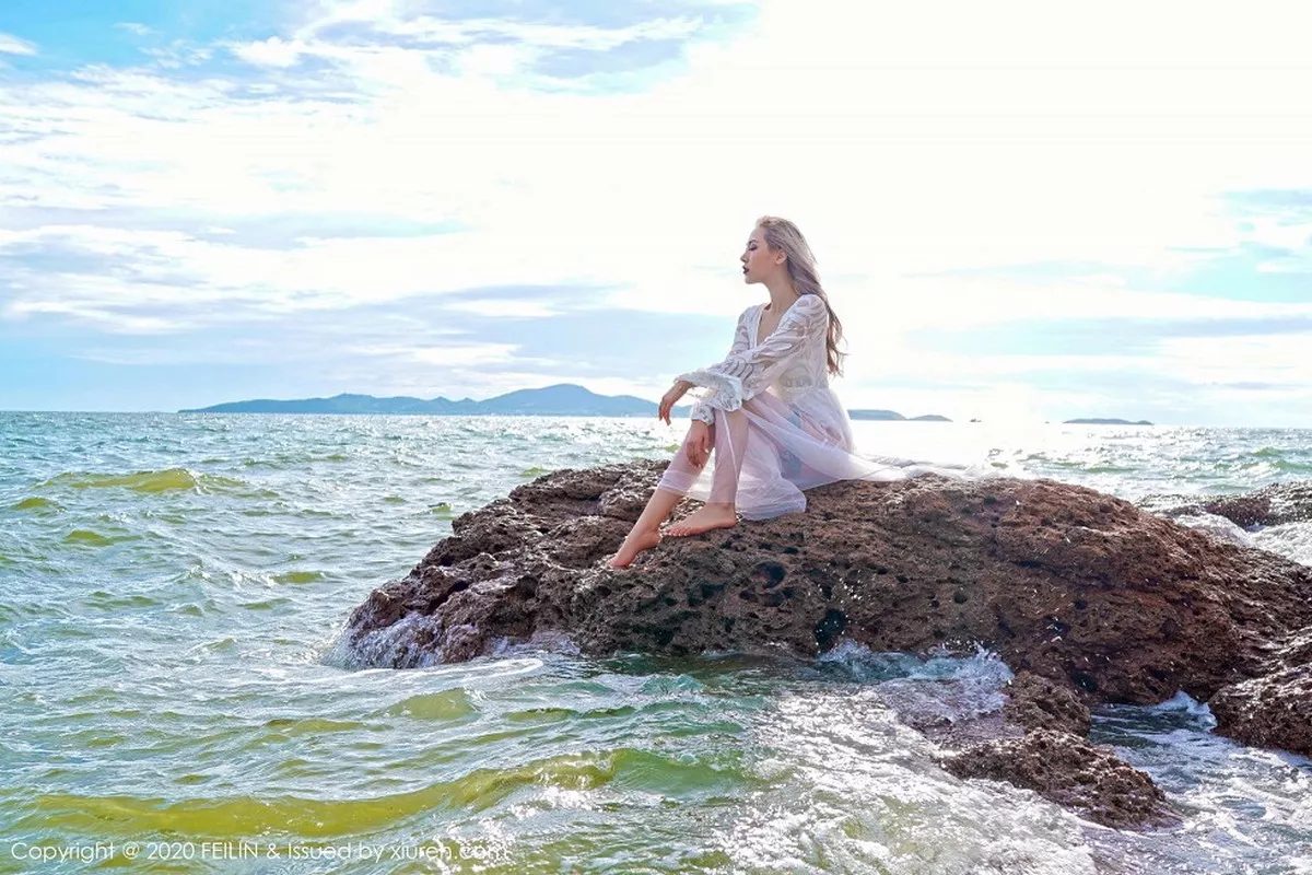 秀人集.com_[FeiLin嗲囡囡]VOL.236_嫩模晗大大Via私房黑色内衣+户外比基尼秀苗条身材性感写真106P