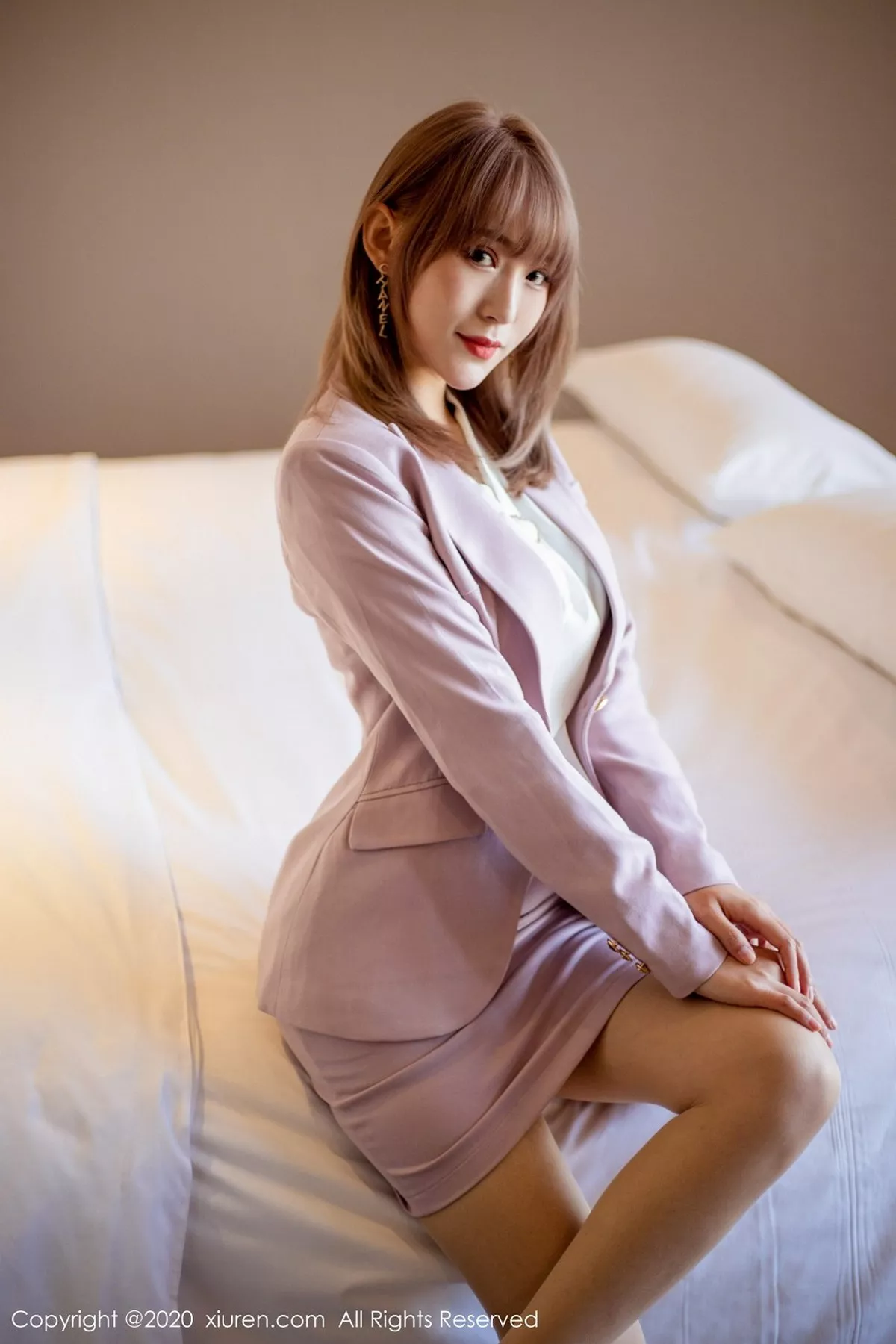 秀人集.com_[XiuRen秀人网]No.2304_嫩模周慕汐fairy私房床上全裸上身无内肉丝裤袜惹火诱惑写真51P