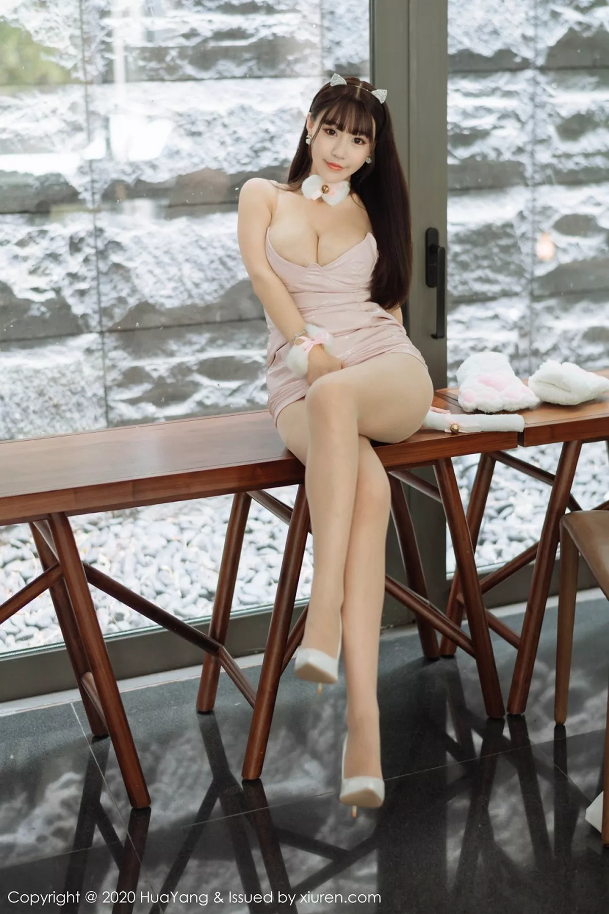 秀人集.com_[HuaYang花漾]Vol.251_女神朱可儿Flower三亚旅拍可爱猫咪装秀火辣身材诱惑写真50P