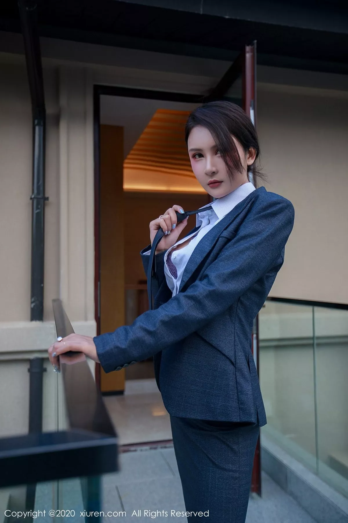 秀人集.com_[XiuRen秀人网]No.2309_嫩模Emily顾奈奈心愿旅拍职场秘书制服主题超薄黑丝裤袜魅惑写真81P