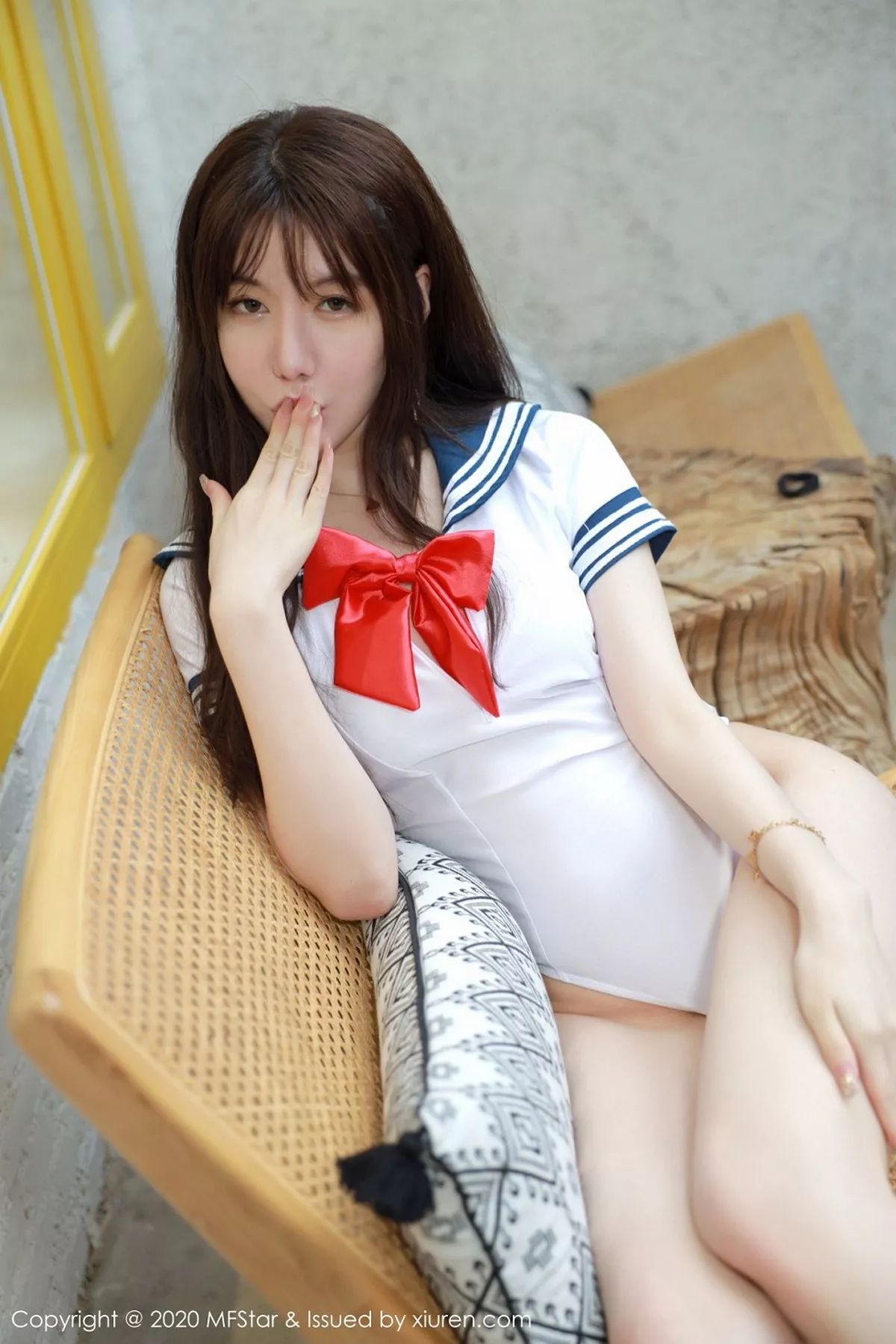 秀人集.com_[MFStar模范学院]Vol.344_嫩模薛琪琪sandy室外白色高叉连体衣秀完美身材诱惑写真59P