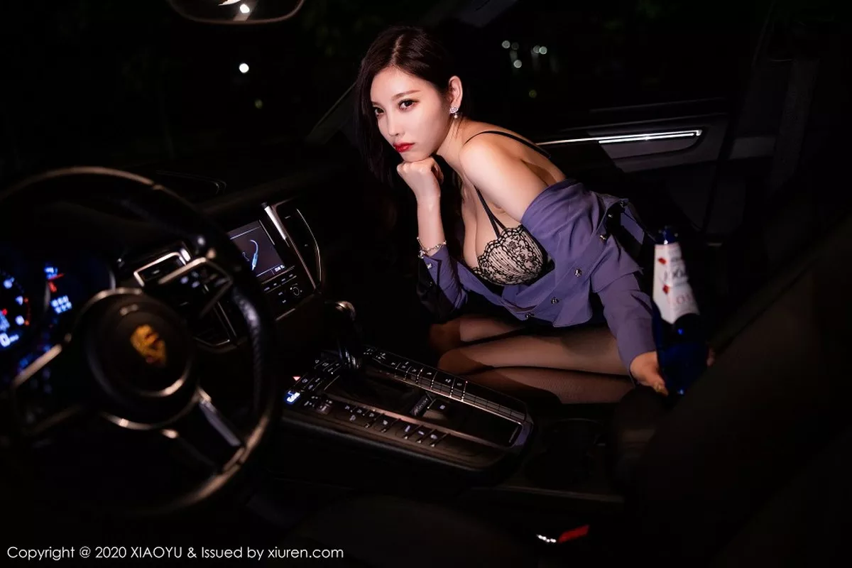 秀人集.com_[XiaoYu画语界]Vol.323_女神杨晨晨suga阳朔旅拍豪车内半脱露性感内衣完美诱惑写真87P