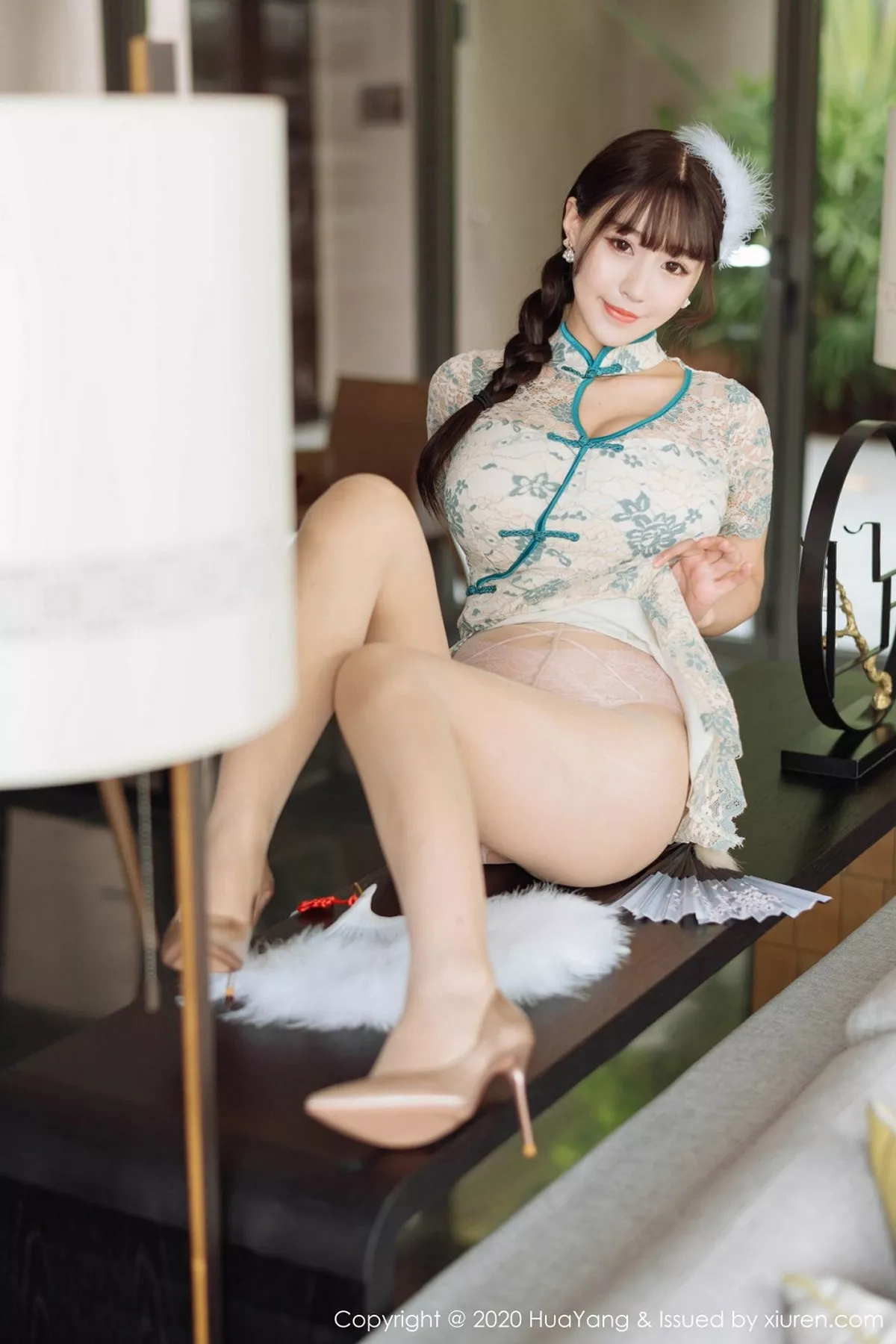 秀人集.com_[HuaYang花漾]Vol.256_女神朱可儿Flower三亚旅拍典雅韵味旗袍配蕾丝内衣诱惑写真56P