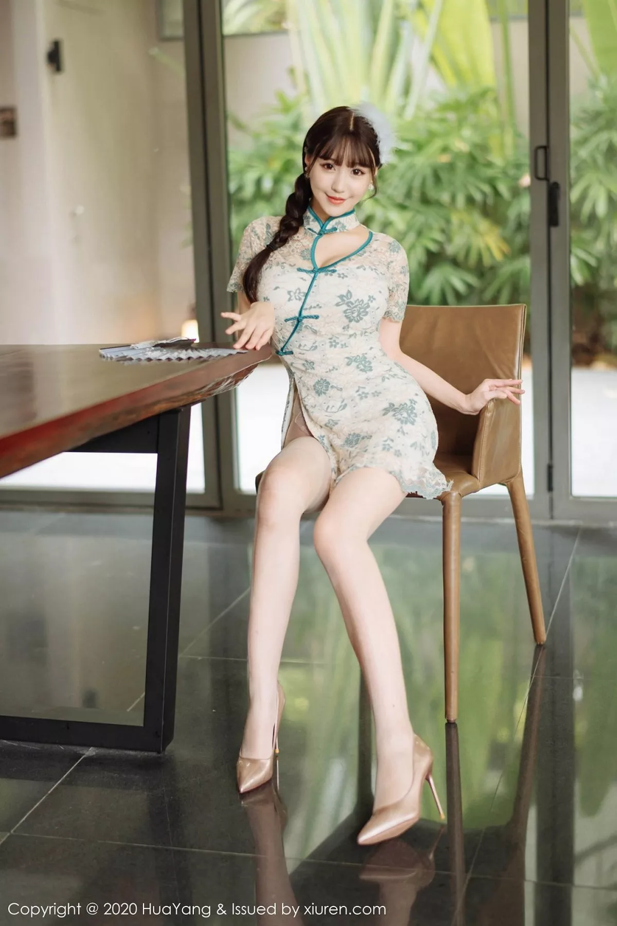 秀人集.com_[HuaYang花漾]Vol.256_女神朱可儿Flower三亚旅拍典雅韵味旗袍配蕾丝内衣诱惑写真56P