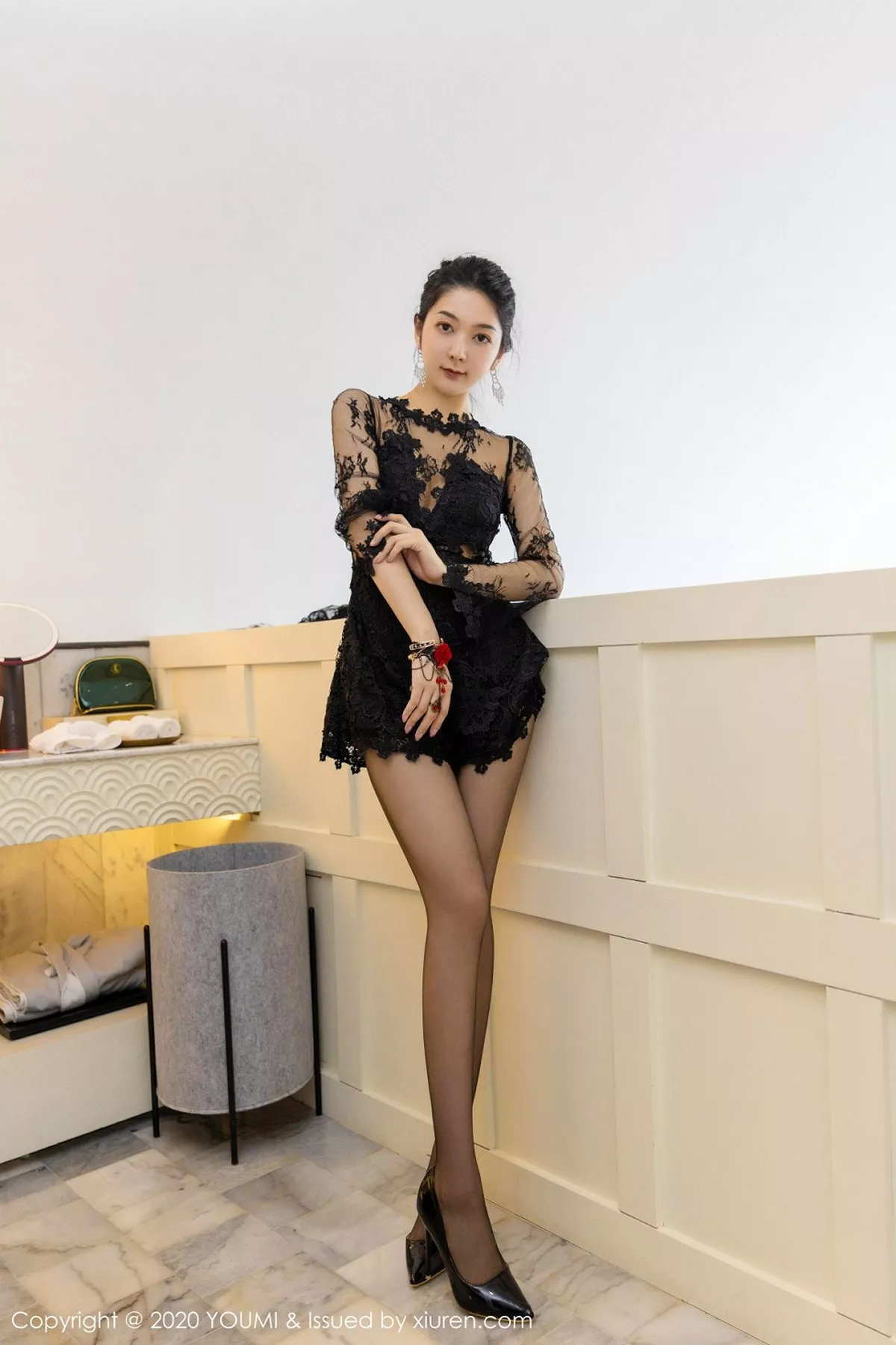 秀人集.com_[YouMi尤蜜荟]Vol.487_女神Angela小热巴大理旅拍性感内衣配开档肉丝裤袜诱惑写真66P