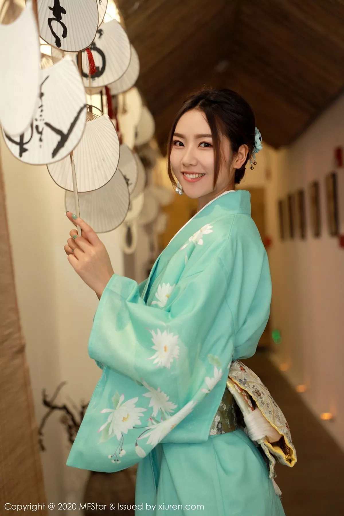 秀人集.com_[MFStar模范学院]Vol.332_嫩模方子萱私房床上日系和服半脱秀完美身材诱惑写真71P