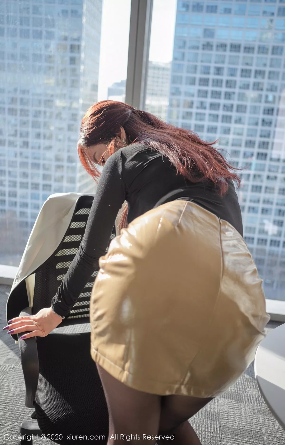 秀人集.com_[XiuRen秀人网]No.2259_女神王雨纯阳光窗台秘书制服主题黑丝裤袜秀透视内裤诱惑写真56P