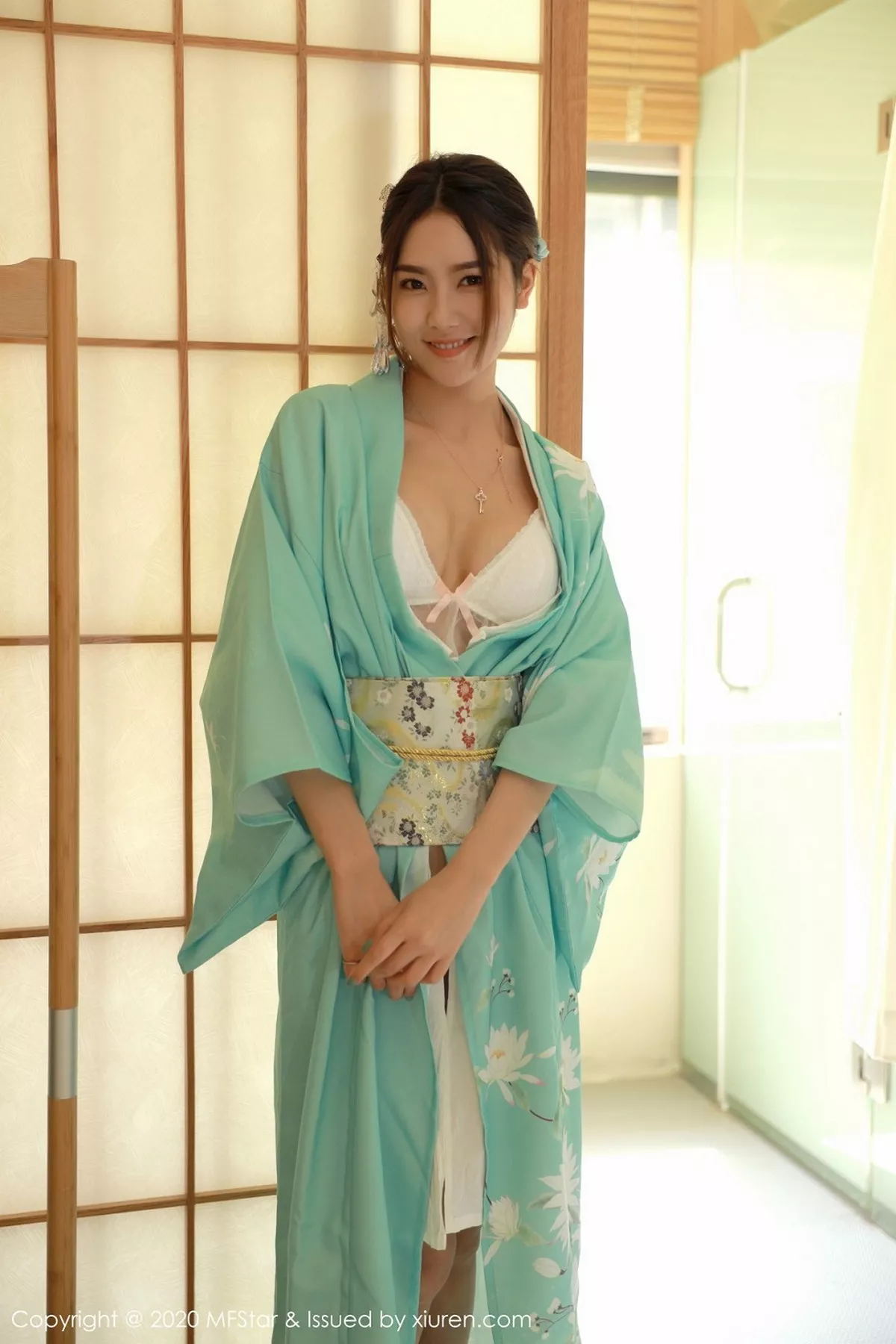 秀人集.com_[MFStar模范学院]Vol.332_嫩模方子萱私房床上日系和服半脱秀完美身材诱惑写真71P