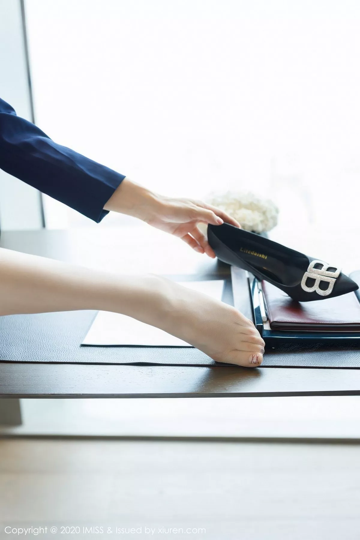 秀人集.com_[IMISS爱蜜社]Vol.471_女神Angela小热巴经典职业秘书装半脱露性感内衣诱惑写真68P