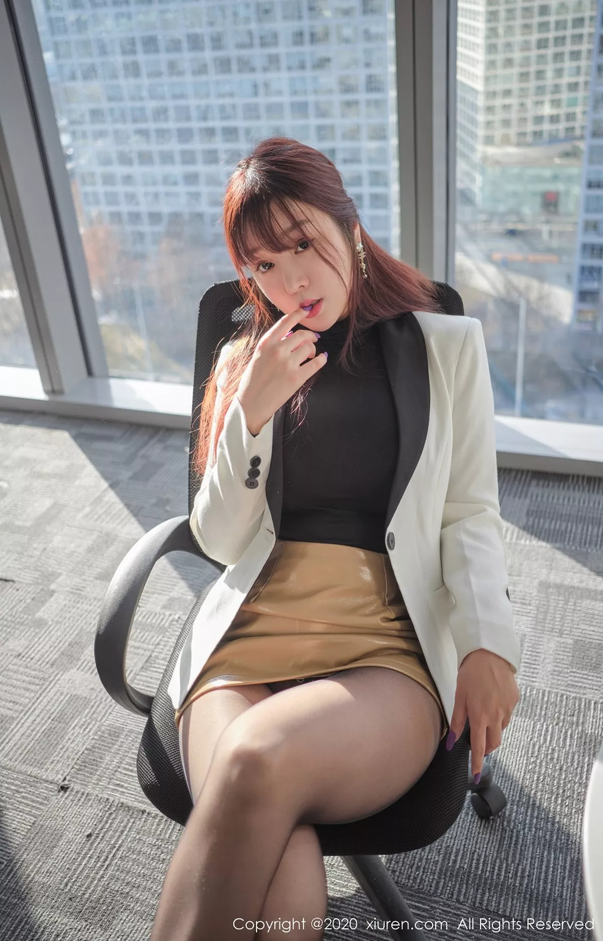 秀人集.com_[XiuRen秀人网]No.2259_女神王雨纯阳光窗台秘书制服主题黑丝裤袜秀透视内裤诱惑写真56P