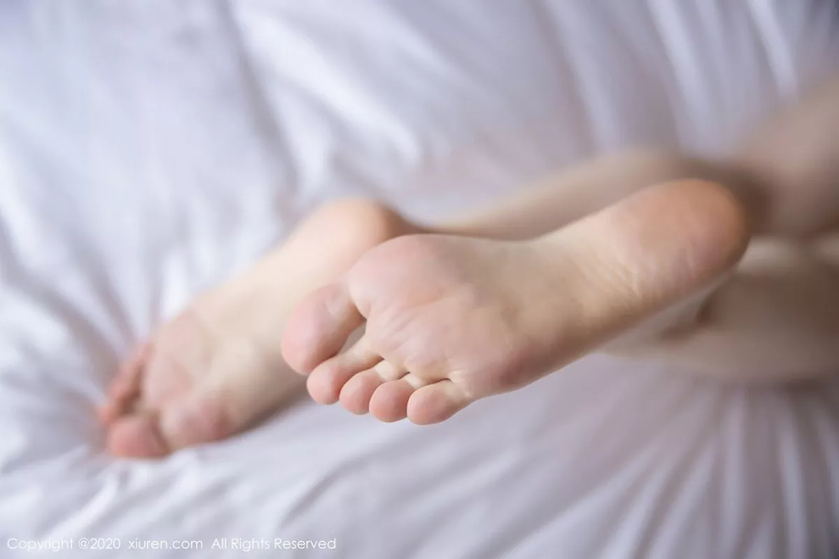 秀人集.com_[XiuRen秀人网]No.2351_嫩模梦心月心愿旅拍私房床上性感内衣秀高挑身材完美诱惑写真99P