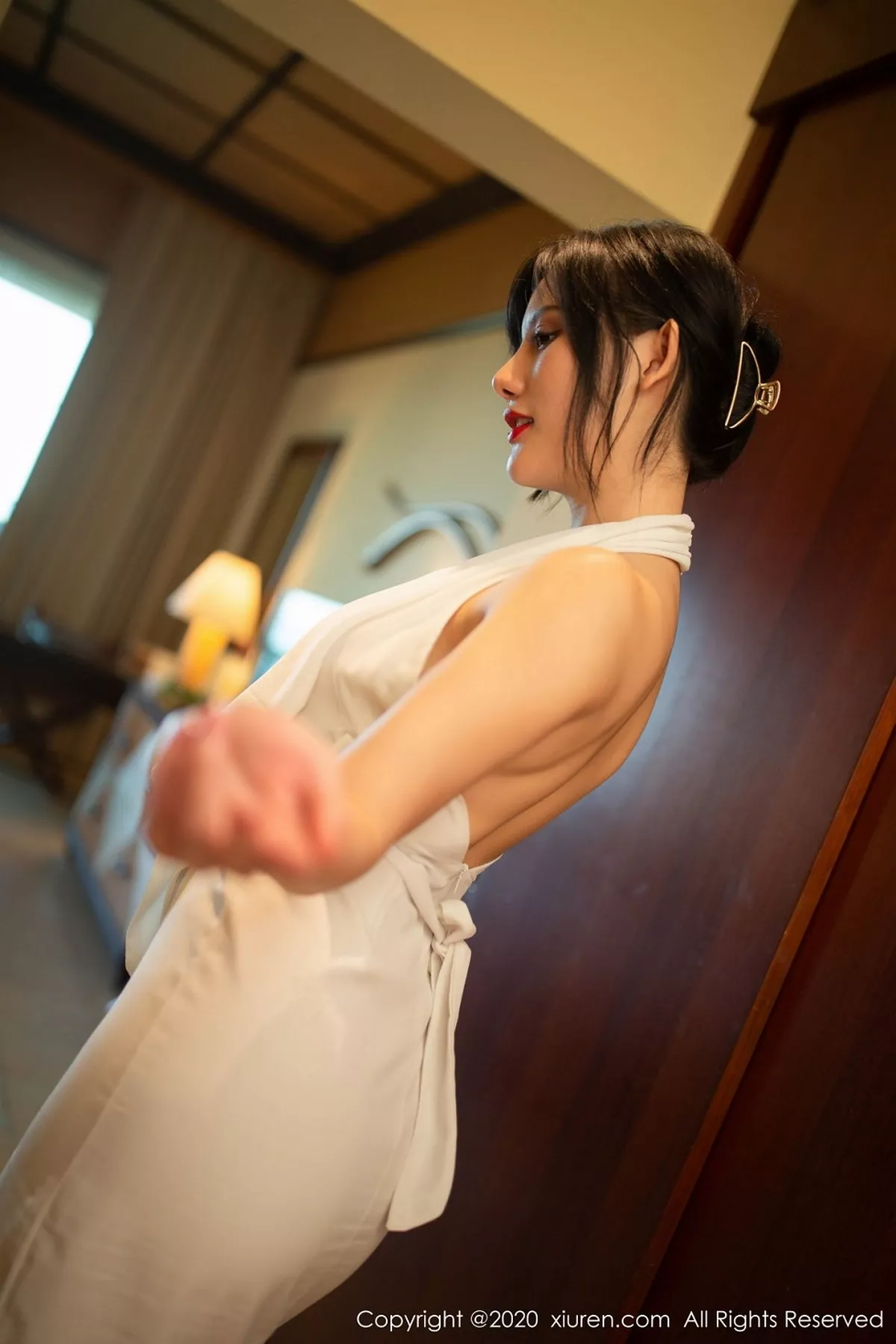 秀人集.com_[XiuRen秀人网]No.2389_女神就是阿朱啊东欧旅拍私房脱长裙露无内肉丝裤袜撩人诱惑写真68P