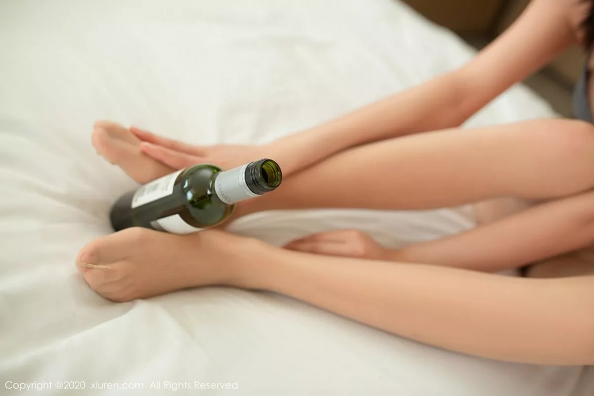 秀人集.com_[XiuRen秀人网]No.2393_嫩模陆萱萱乌镇+太湖旅拍剧情酒后女孩主题无内肉丝裤袜诱惑写真73P