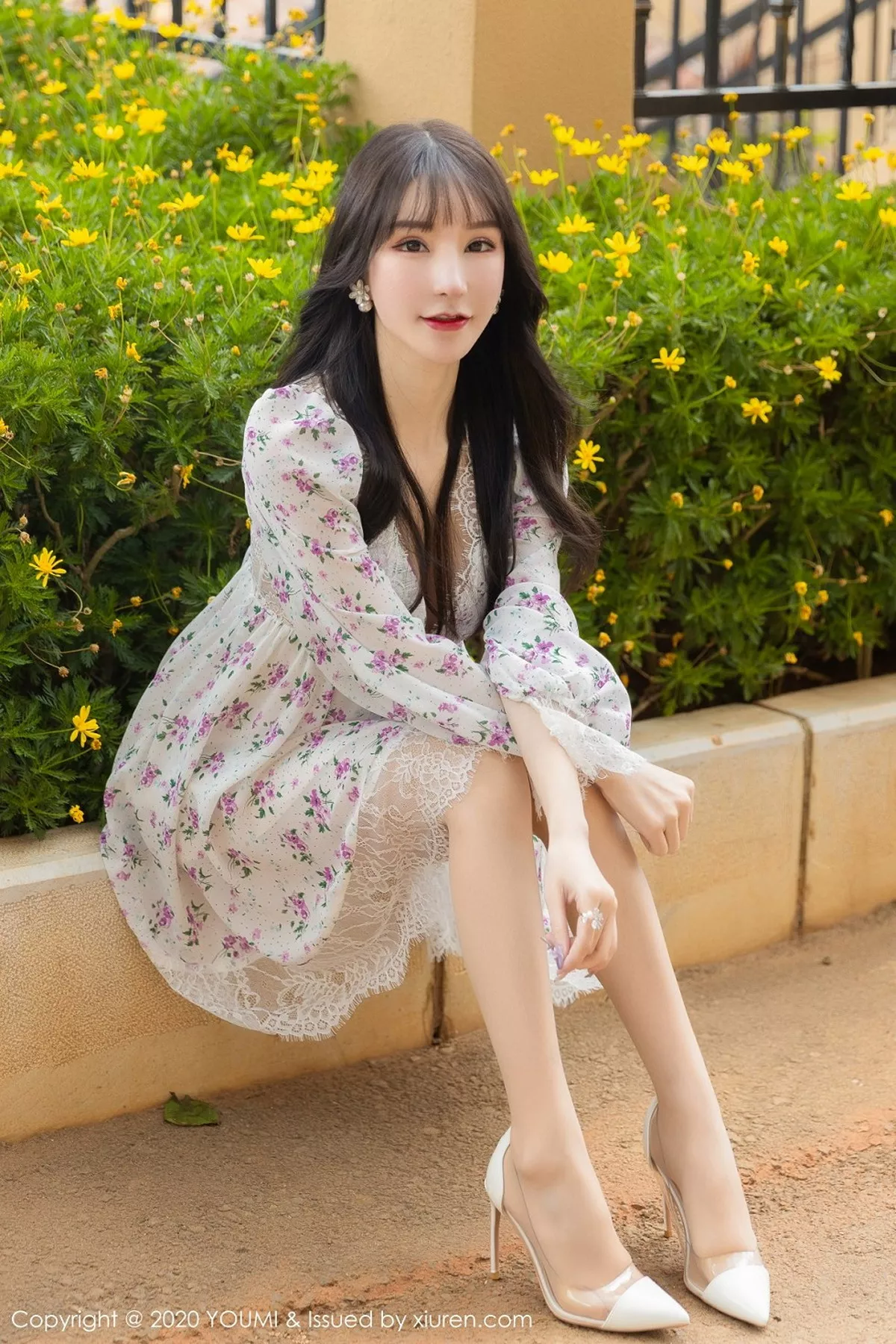 秀人集.com_[YouMi尤蜜荟]Vol.500_女神周于希Sandy大理旅拍小碎花裙子半脱秀完美身材诱惑写真58P