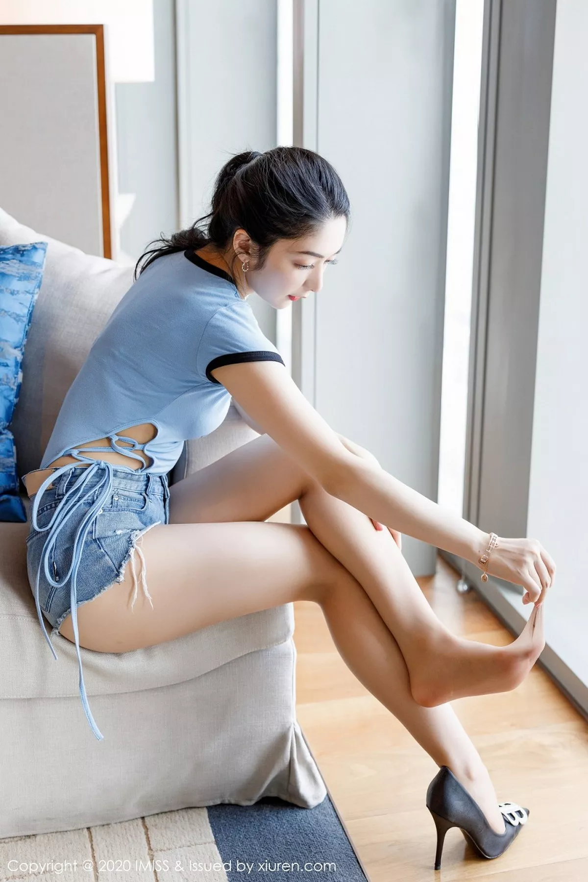 秀人集.com_[IMISS爱蜜社]Vol.489_嫩模Angela小热巴脱牛仔裤露高叉连体衣肉丝裤袜诱惑写真108P