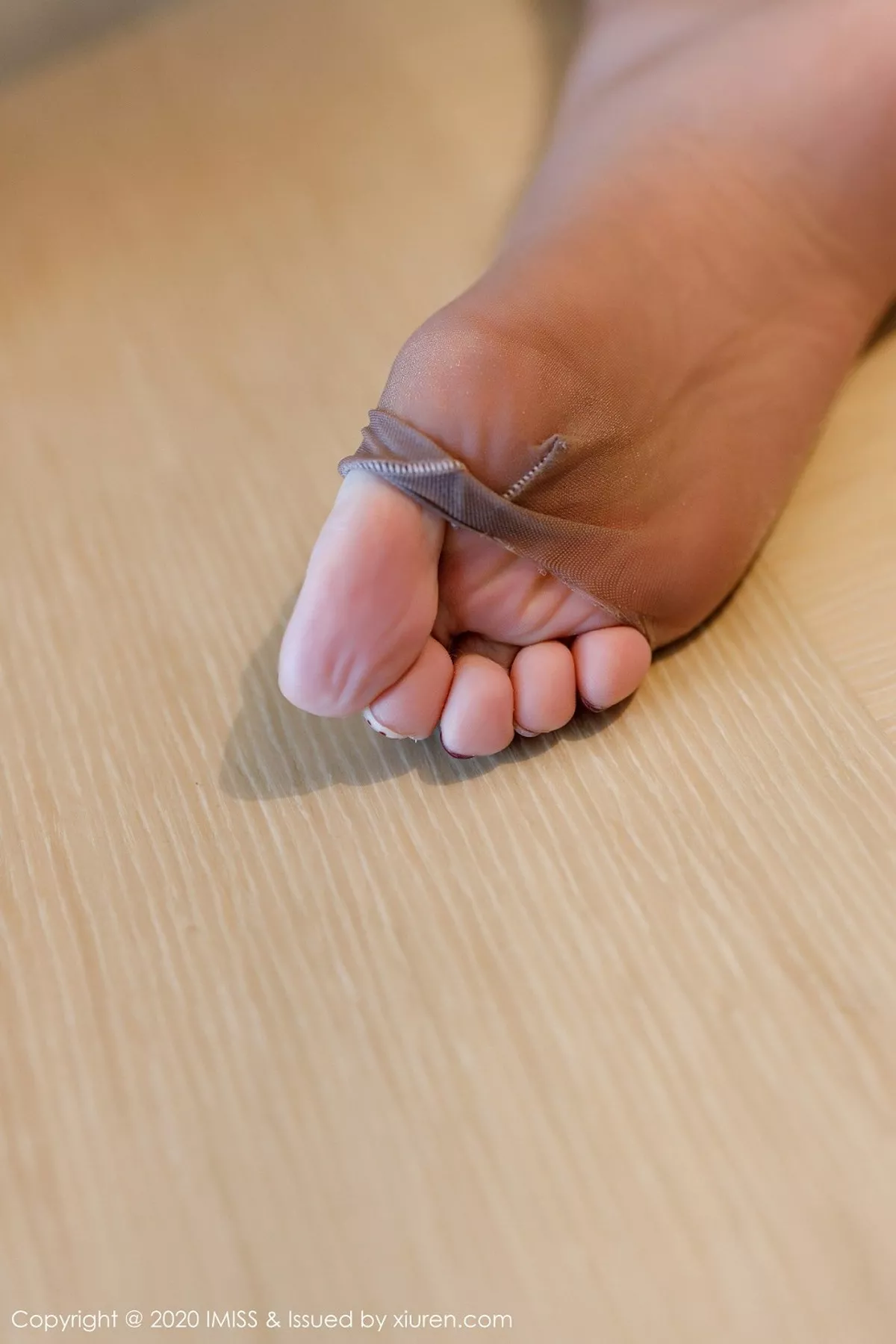 秀人集.com_[IMISS爱蜜社]Vol.489_嫩模Angela小热巴脱牛仔裤露高叉连体衣肉丝裤袜诱惑写真108P