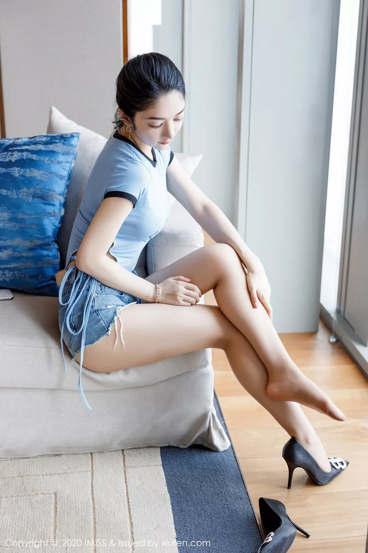 秀人集.com_[IMISS爱蜜社]Vol.489_嫩模Angela小热巴脱牛仔裤露高叉连体衣肉丝裤袜诱惑写真108P