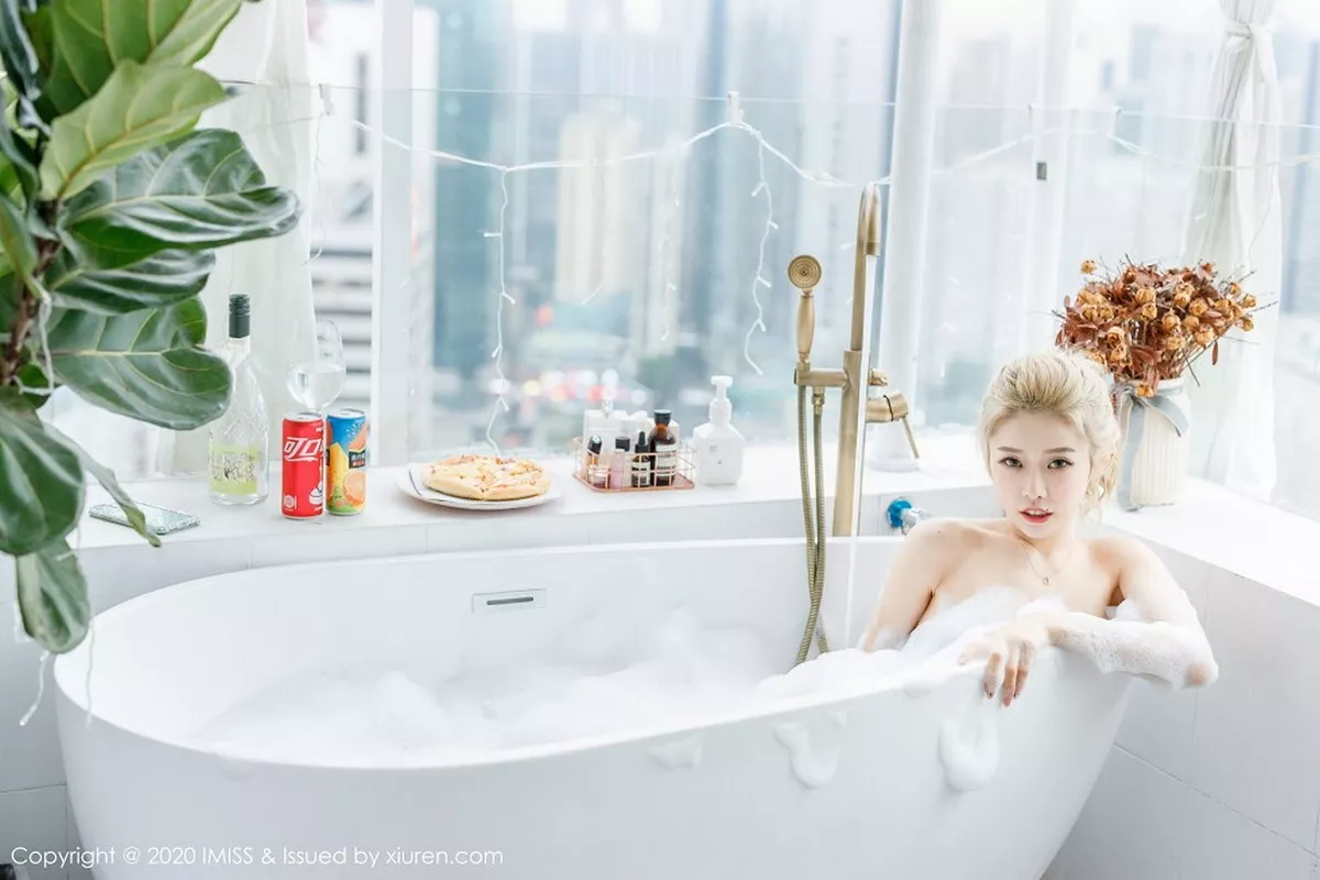 秀人集.com_[IMISS爱蜜社]Vol.490_女神luvian本能浴室大尺度泡泡浴秀火辣身材诱惑写真46P