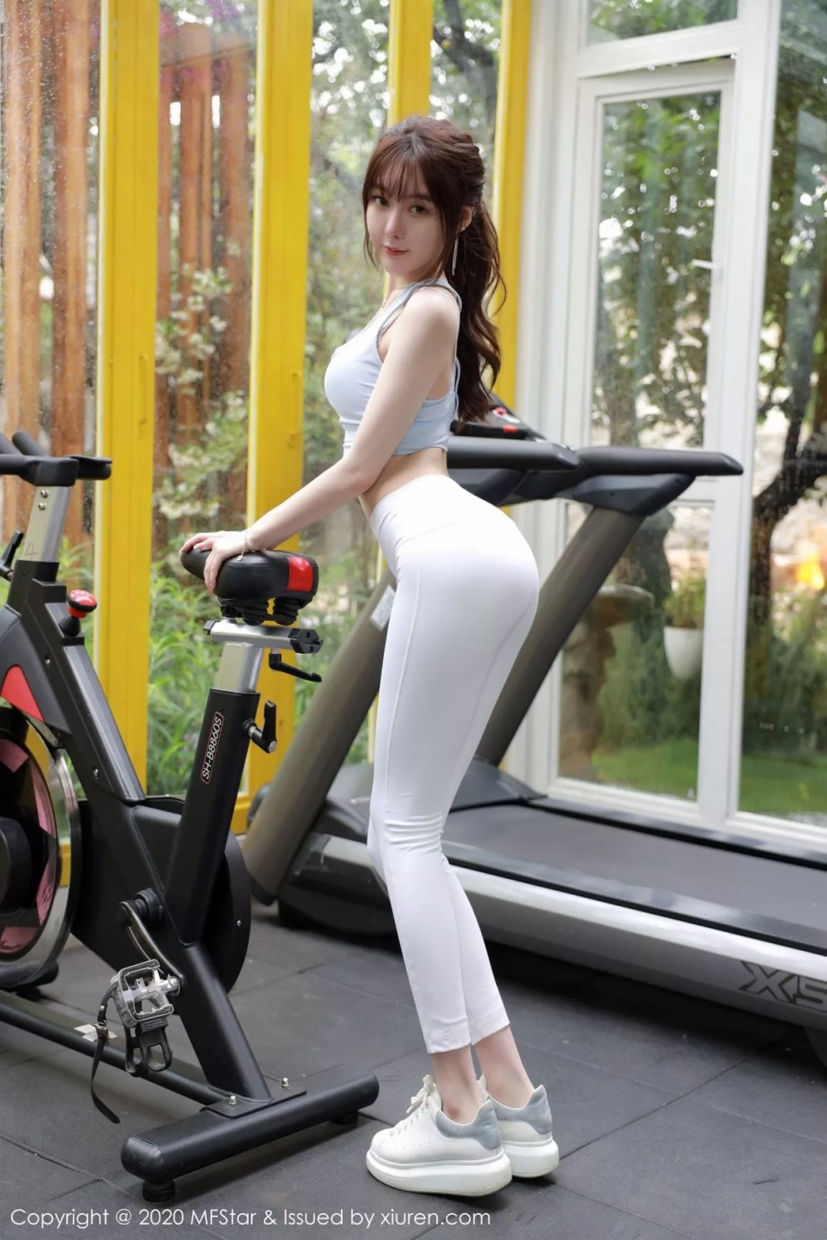 秀人集.com_[MFStar模范学院]Vol.365_嫩模薛琪琪sandy大理旅拍健身房紧身运动裤秀翘臀诱惑写真46P