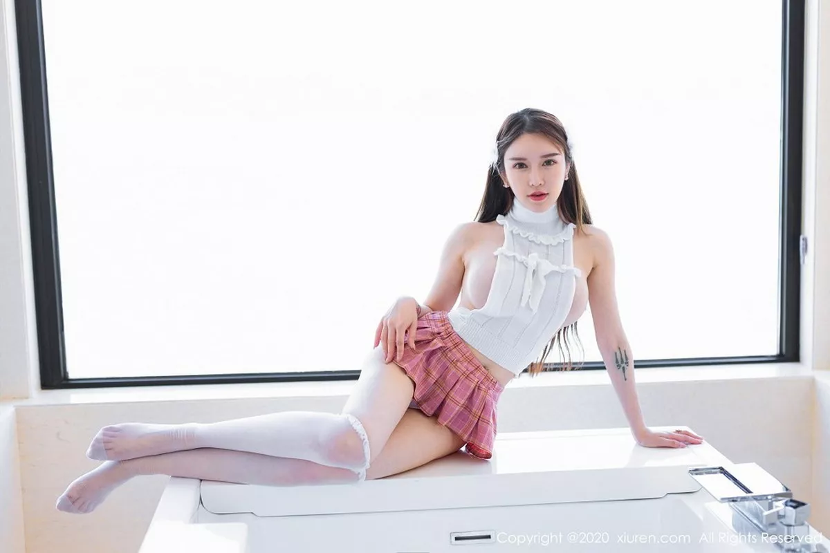 秀人集.com_[XiuRen秀人网]No.2421_嫩模玉兔miki大理旅拍浴室性感露背毛衣真空秀傲人豪乳诱惑写真57P