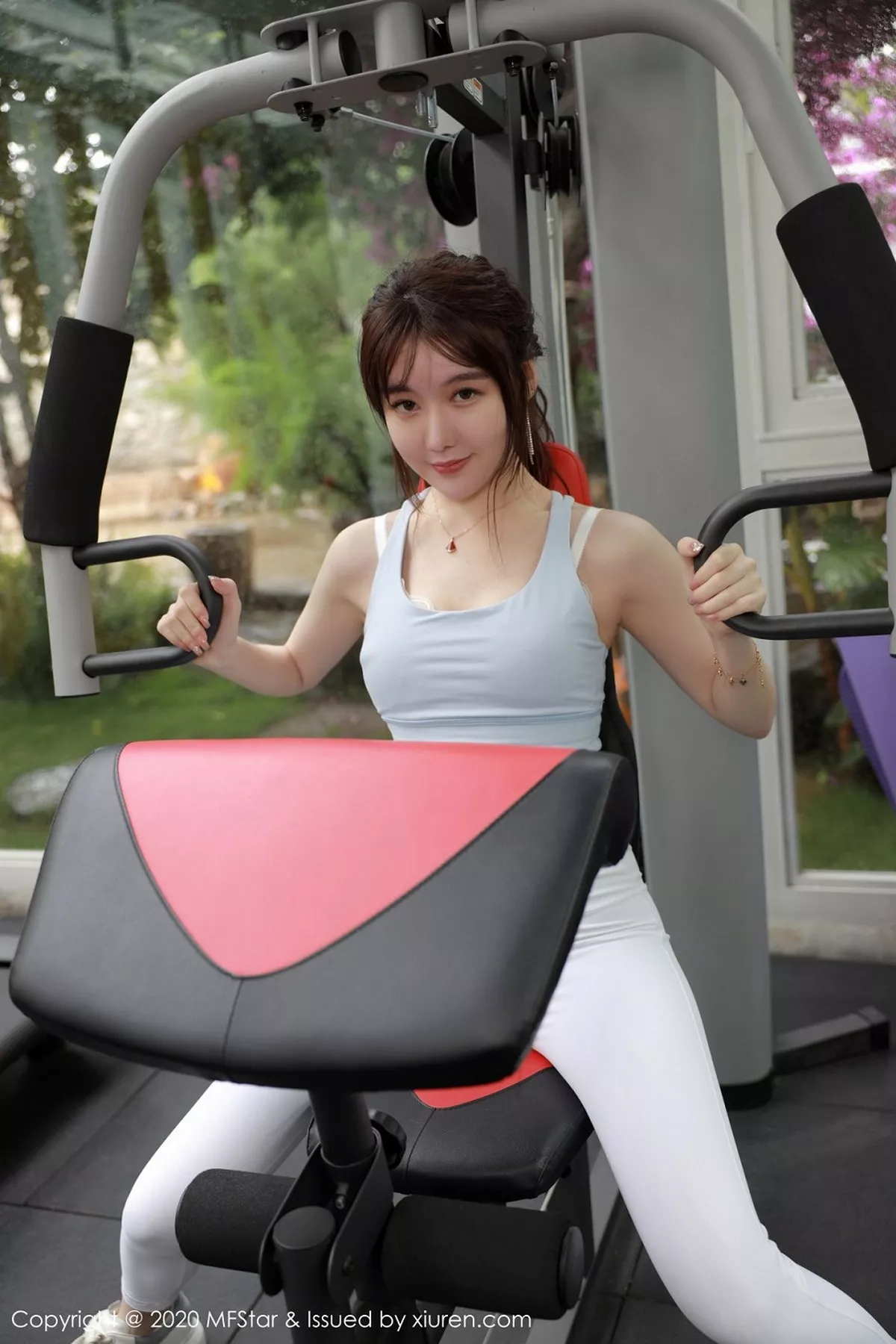 秀人集.com_[MFStar模范学院]Vol.365_嫩模薛琪琪sandy大理旅拍健身房紧身运动裤秀翘臀诱惑写真46P