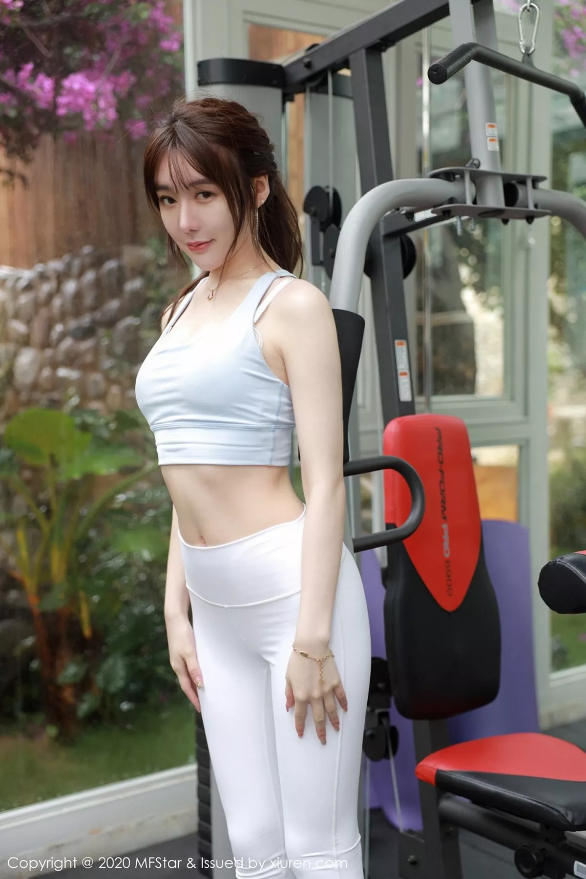 秀人集.com_[MFStar模范学院]Vol.365_嫩模薛琪琪sandy大理旅拍健身房紧身运动裤秀翘臀诱惑写真46P