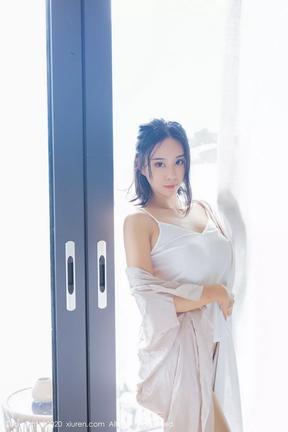 秀人集.com_[XiuRen秀人网]No.2426_嫩模蓝夏Akasha性感白色吊带配超薄肉丝裤袜秀完美身材诱惑写真46P